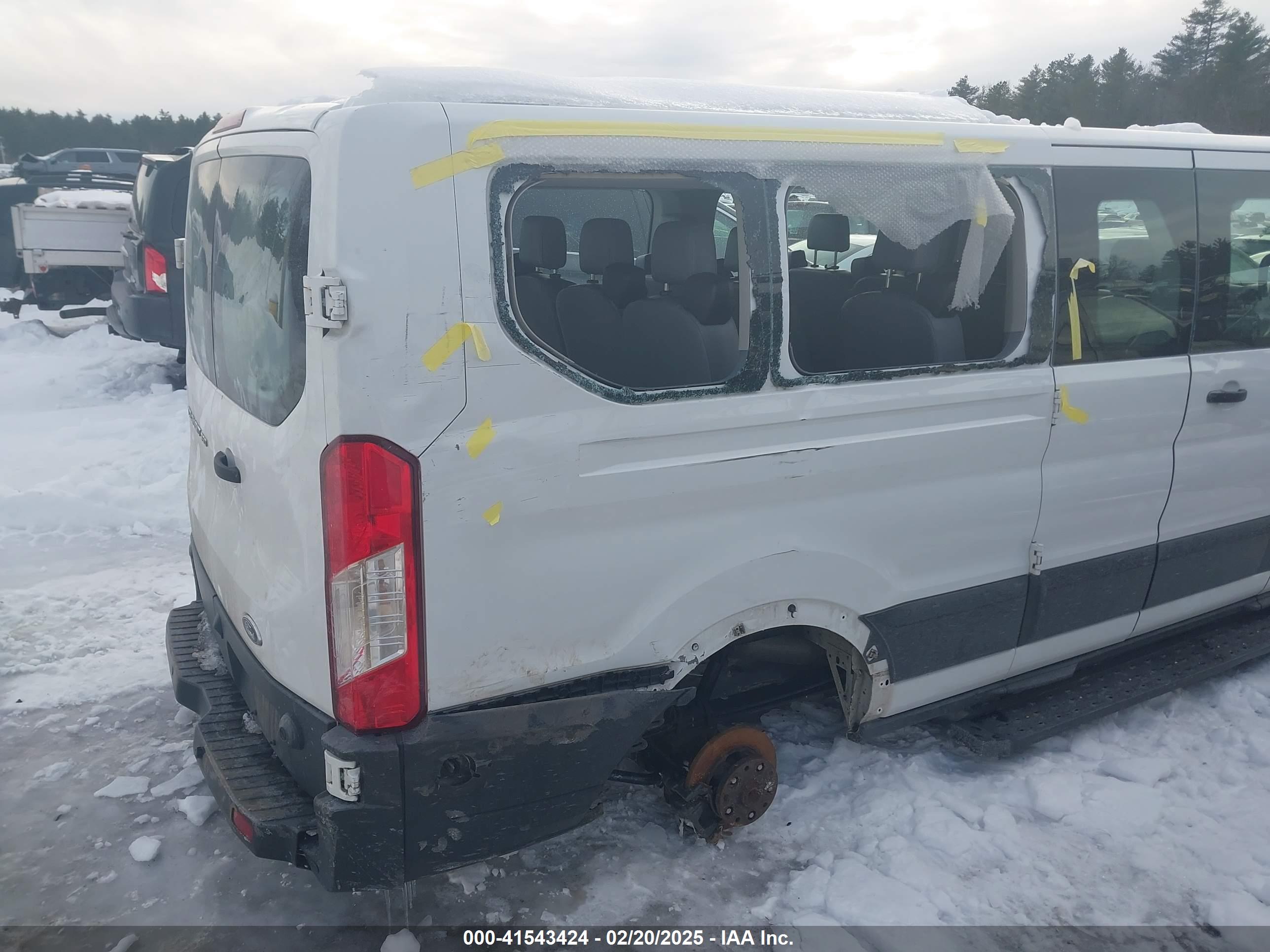 FORD TRANSIT-350 image 6