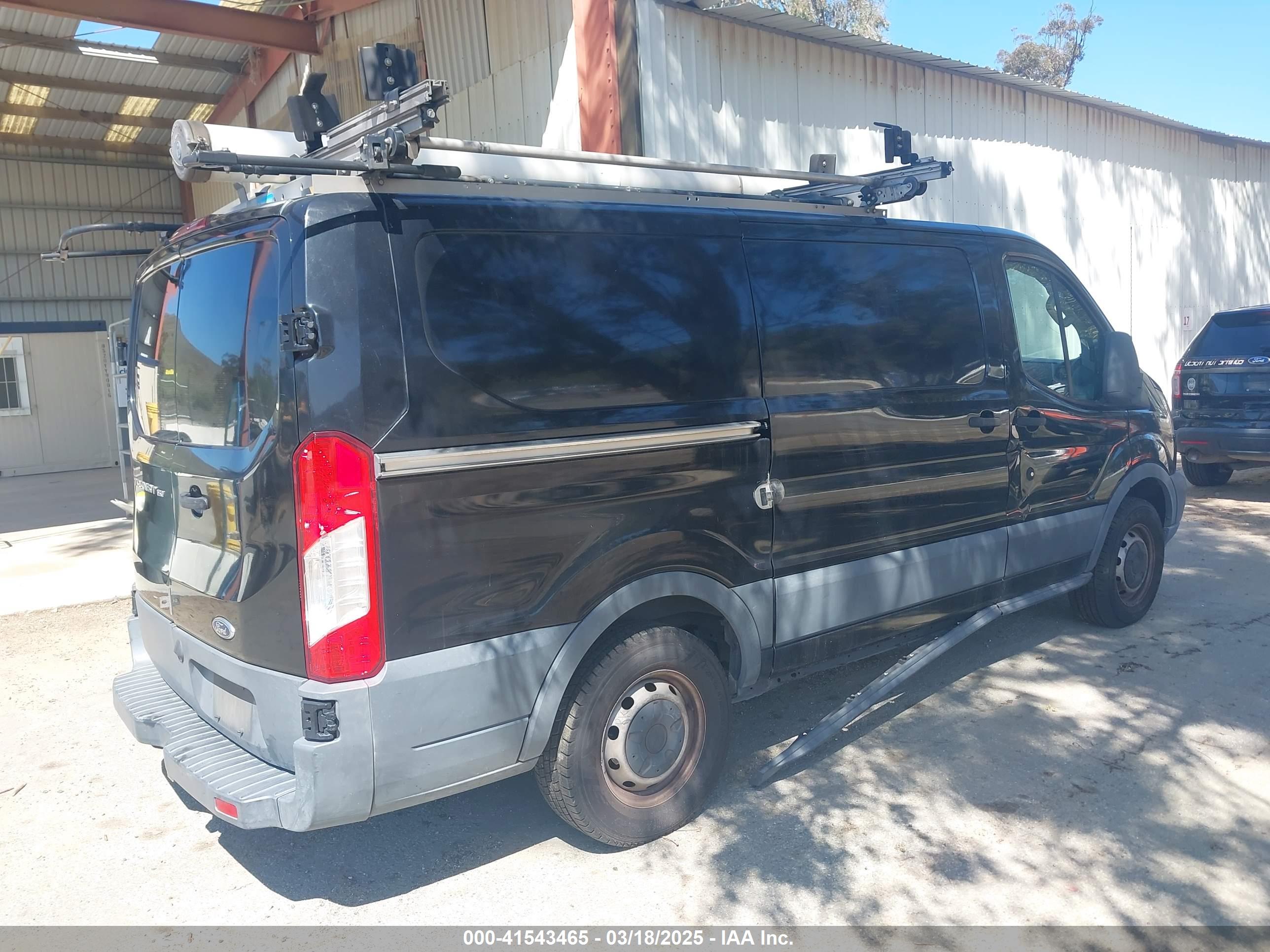 FORD TRANSIT-150 image 4