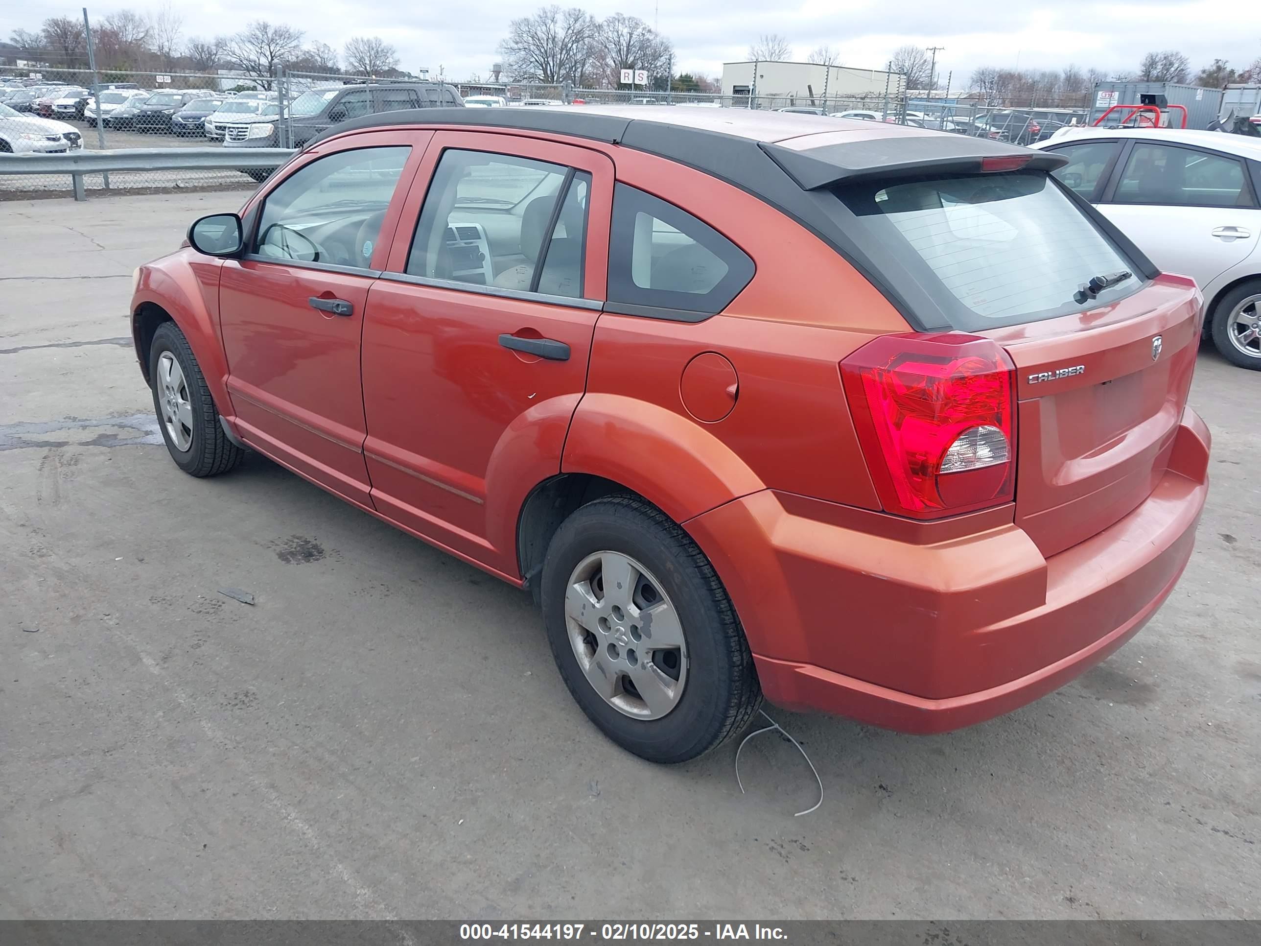 DODGE CALIBER image 3