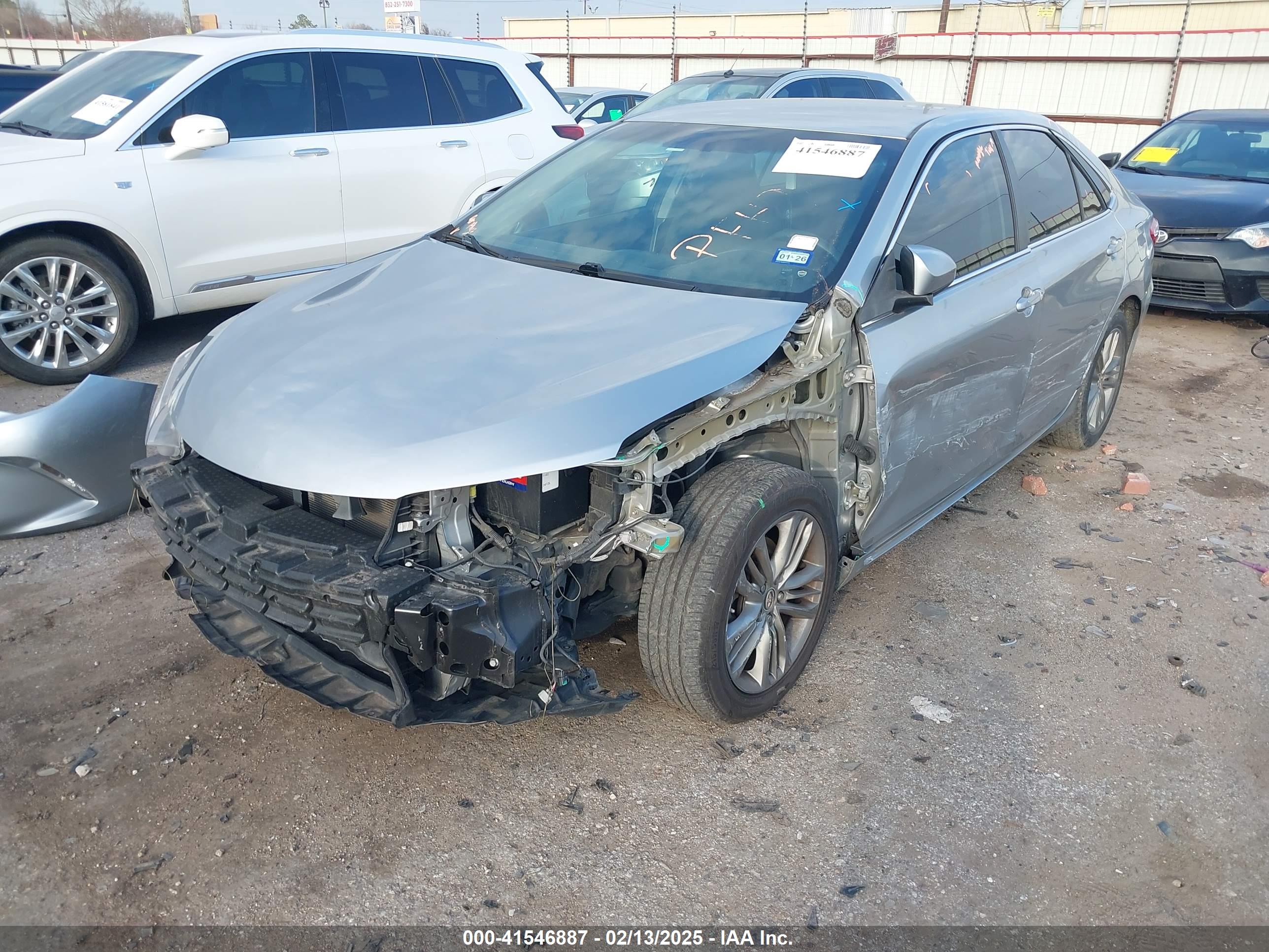 TOYOTA CAMRY image 2