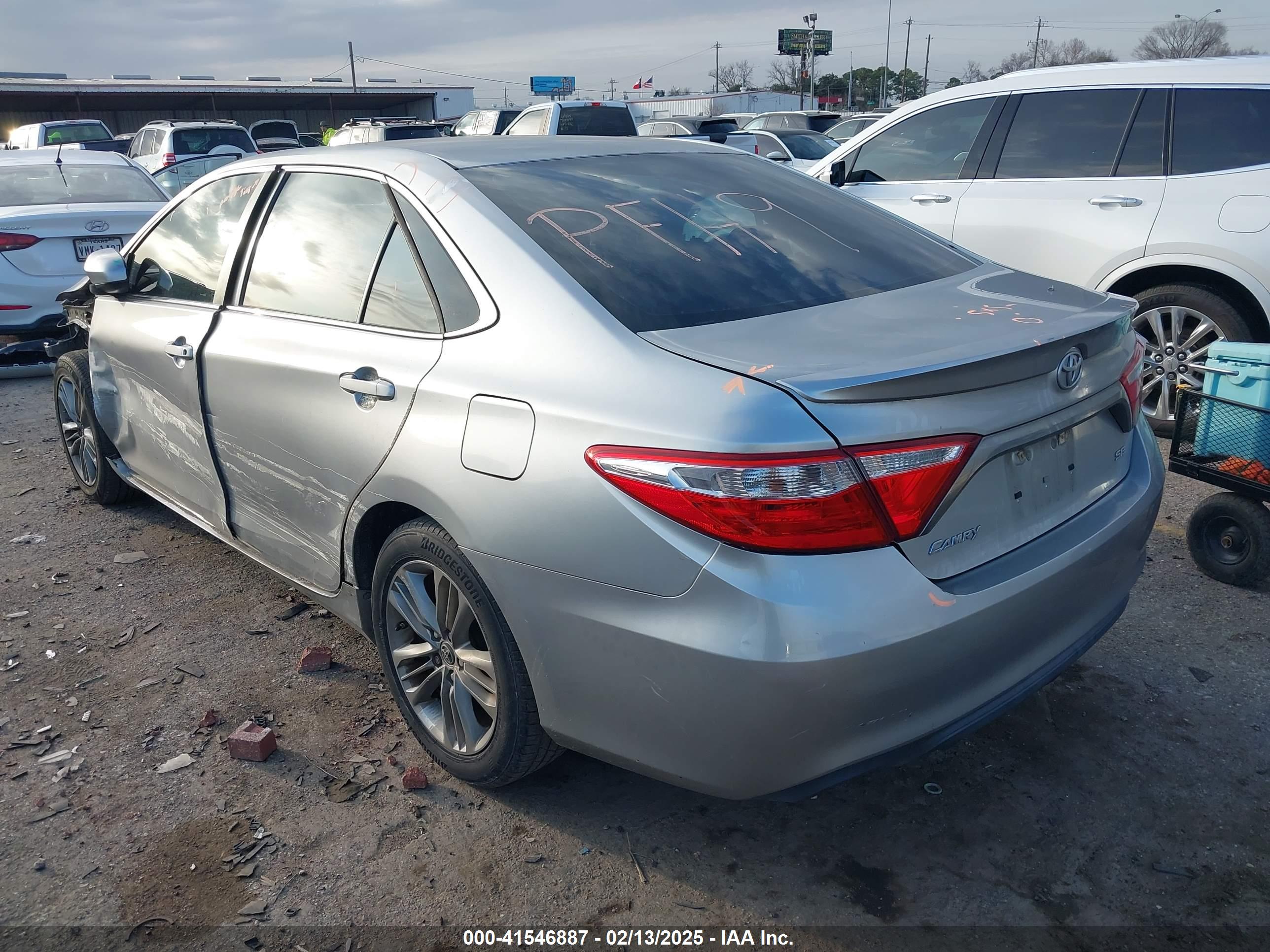 TOYOTA CAMRY image 3