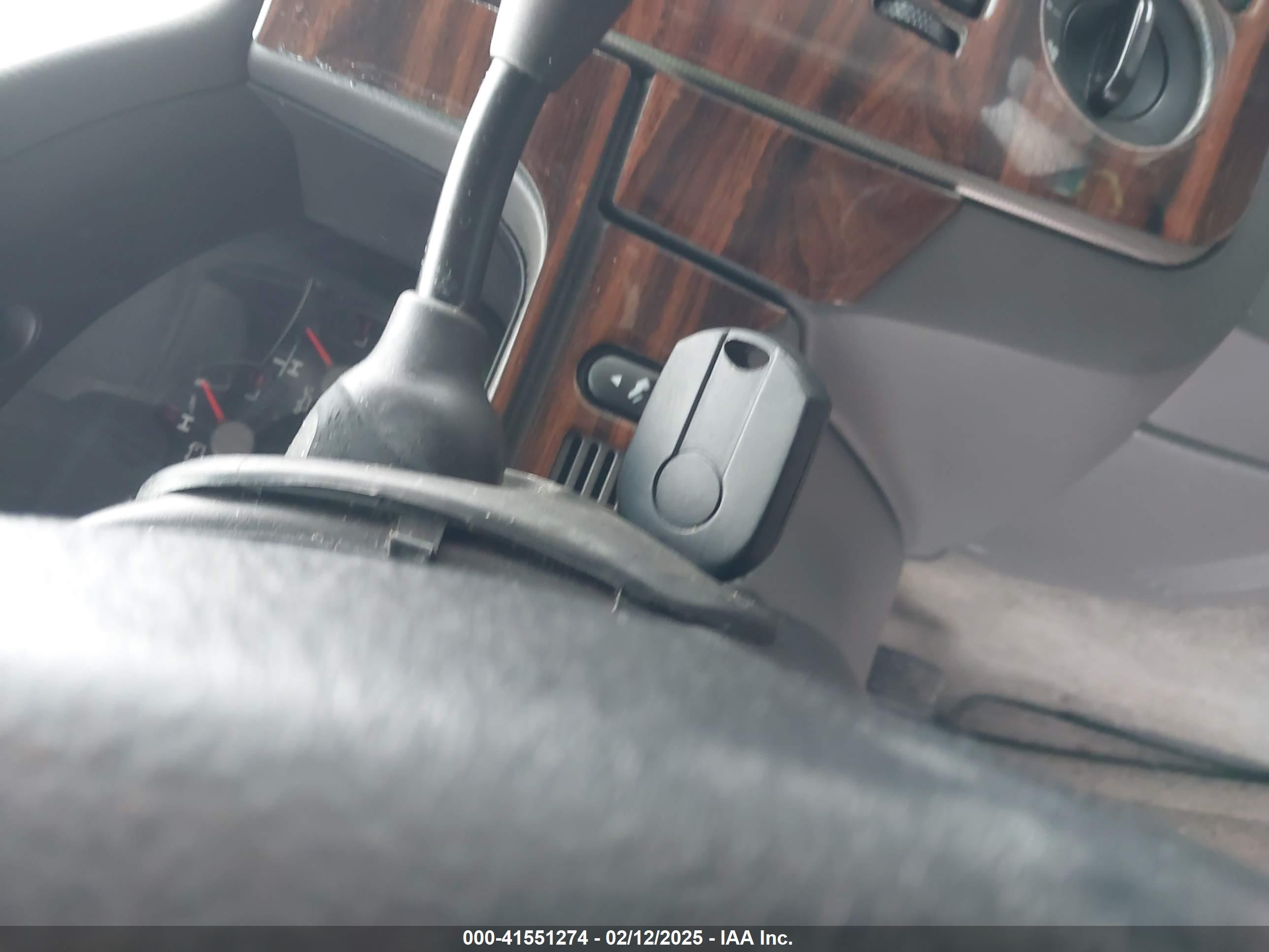 FORD EXPLORER image 11