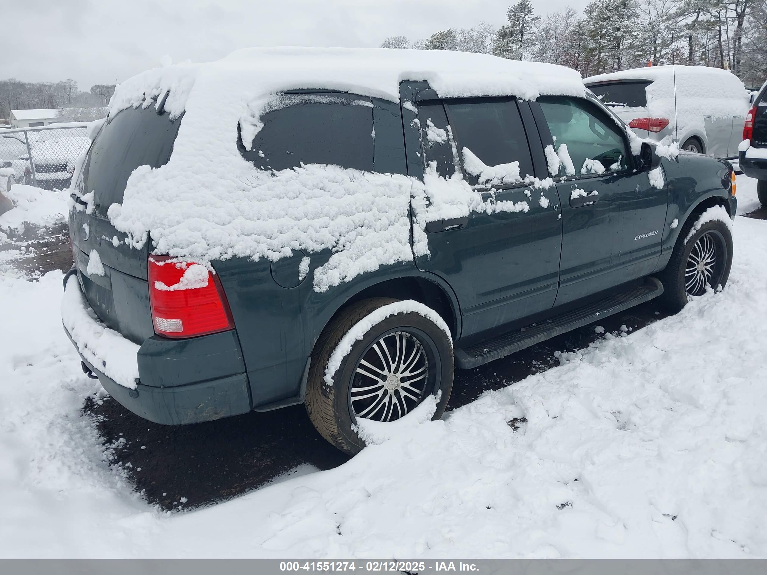 FORD EXPLORER image 4