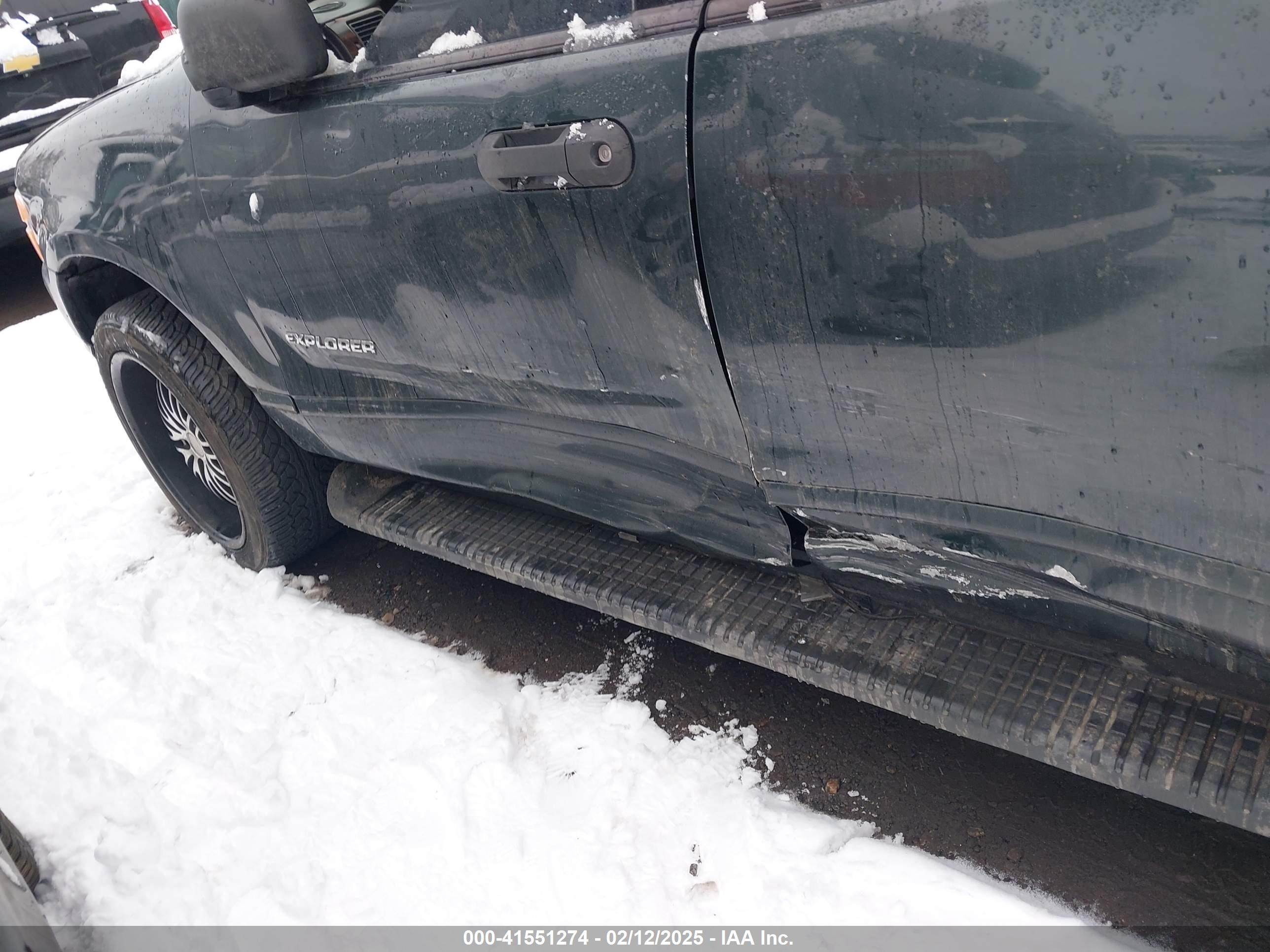 FORD EXPLORER image 6