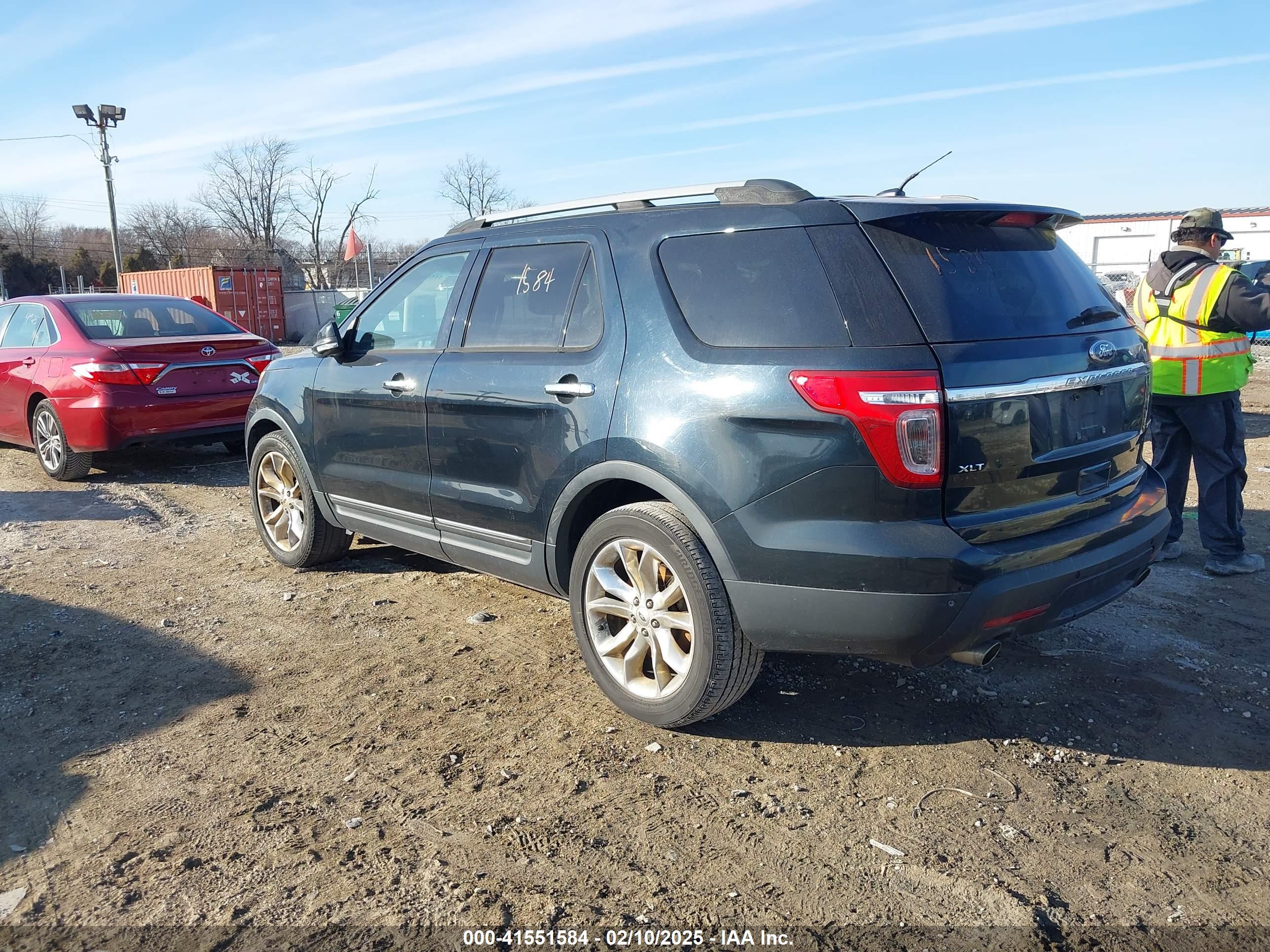 FORD EXPLORER image 3