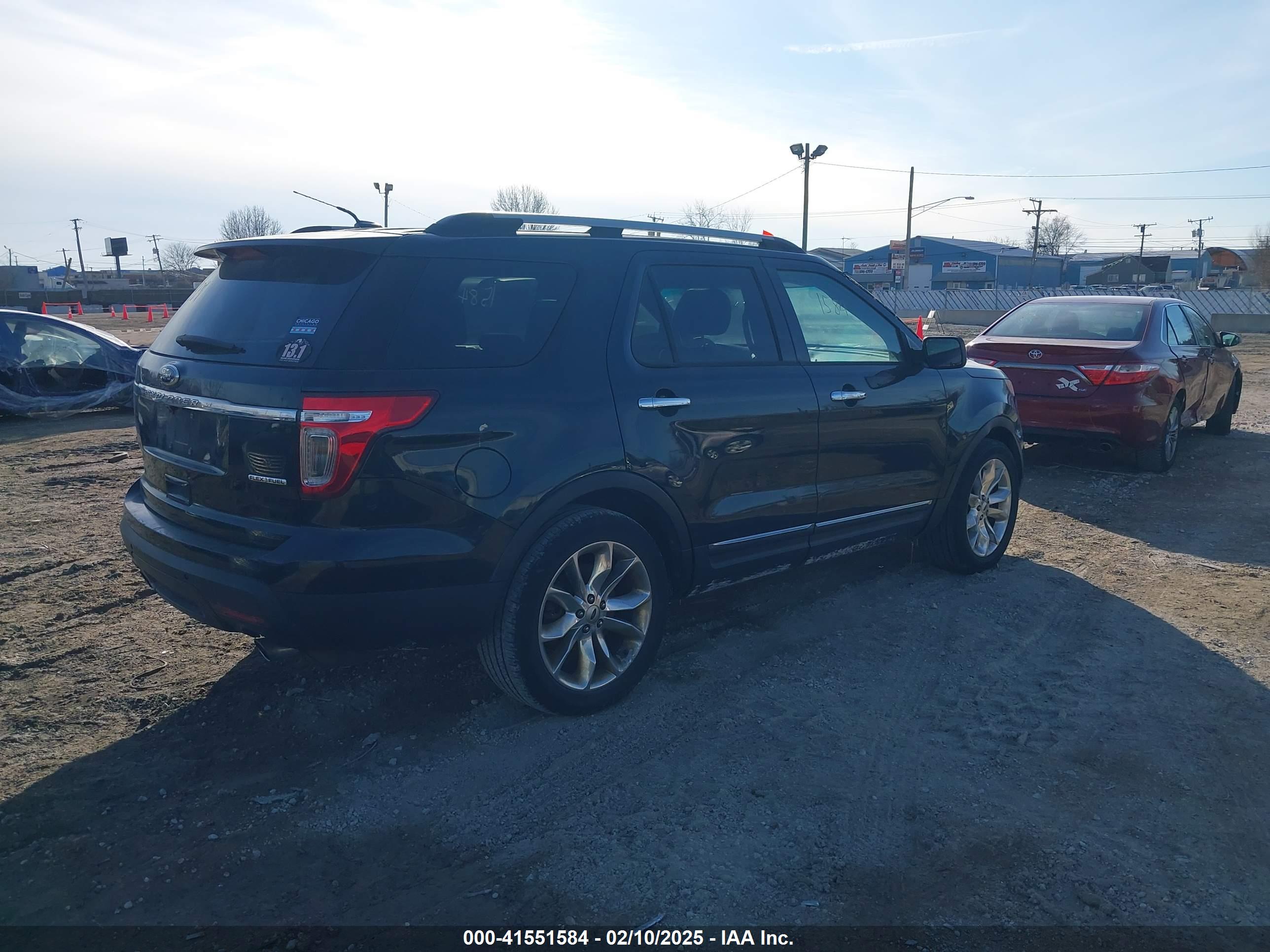 FORD EXPLORER image 4