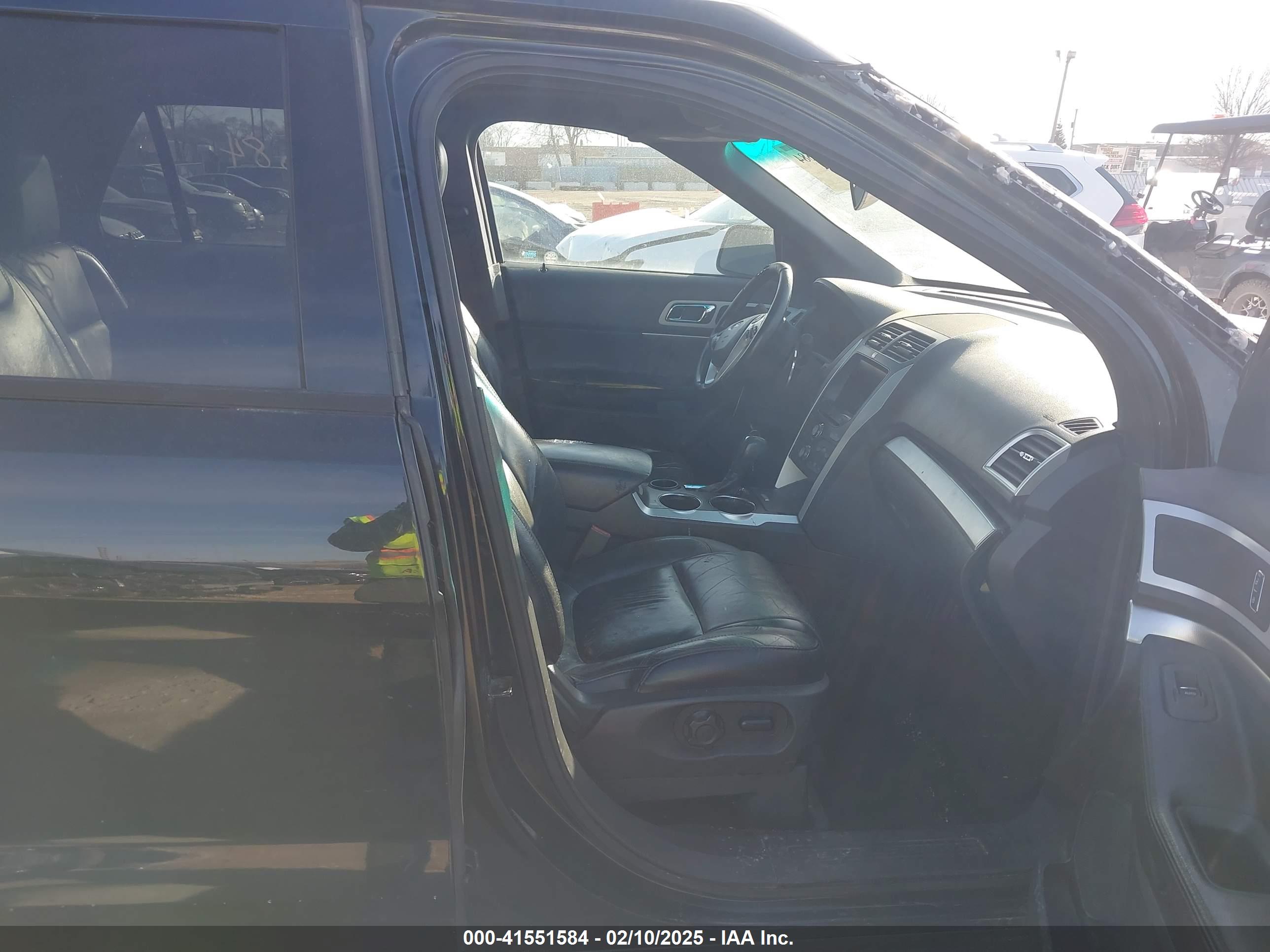 FORD EXPLORER image 5