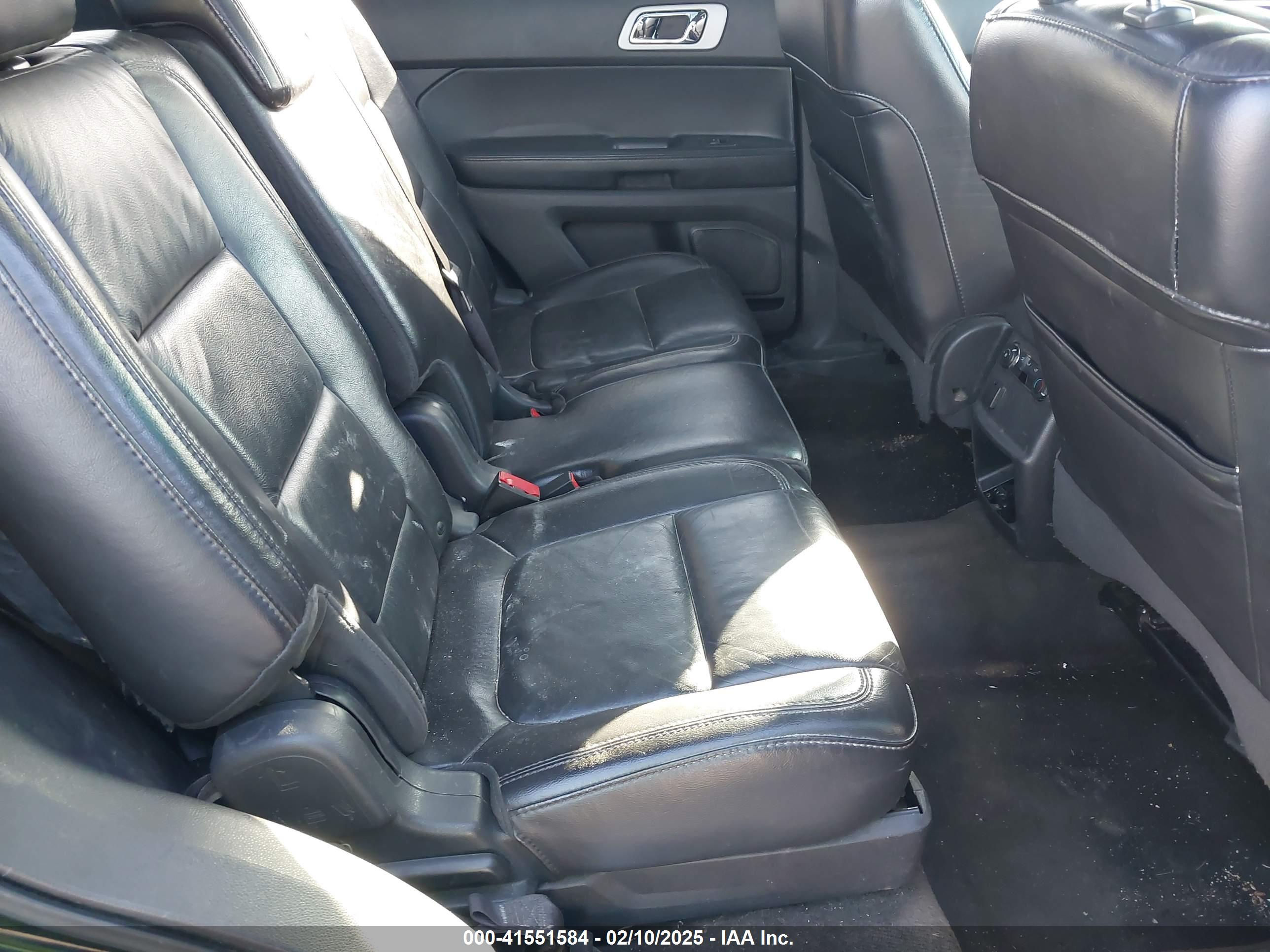 FORD EXPLORER image 8