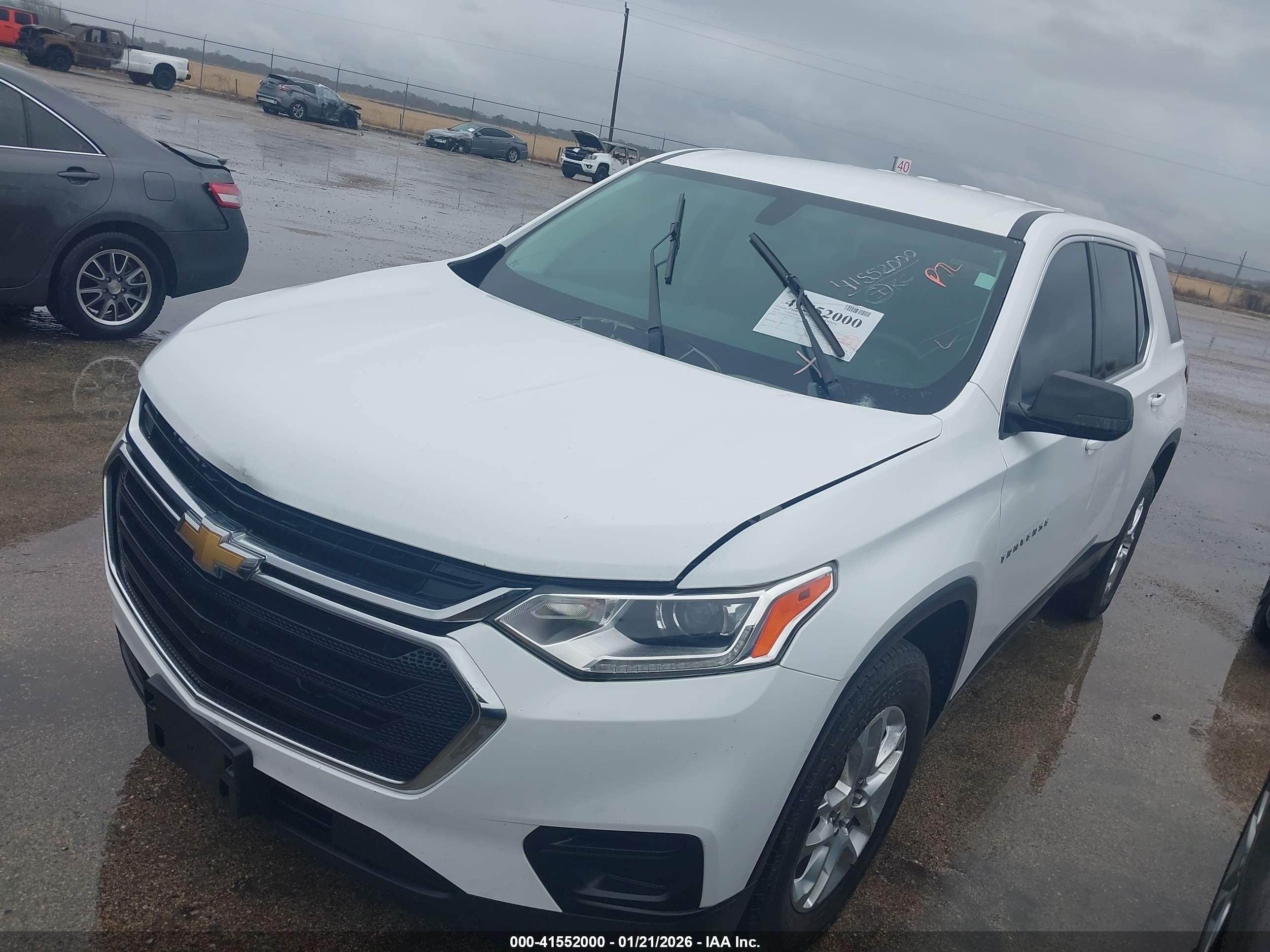 CHEVROLET TRAVERSE image 2