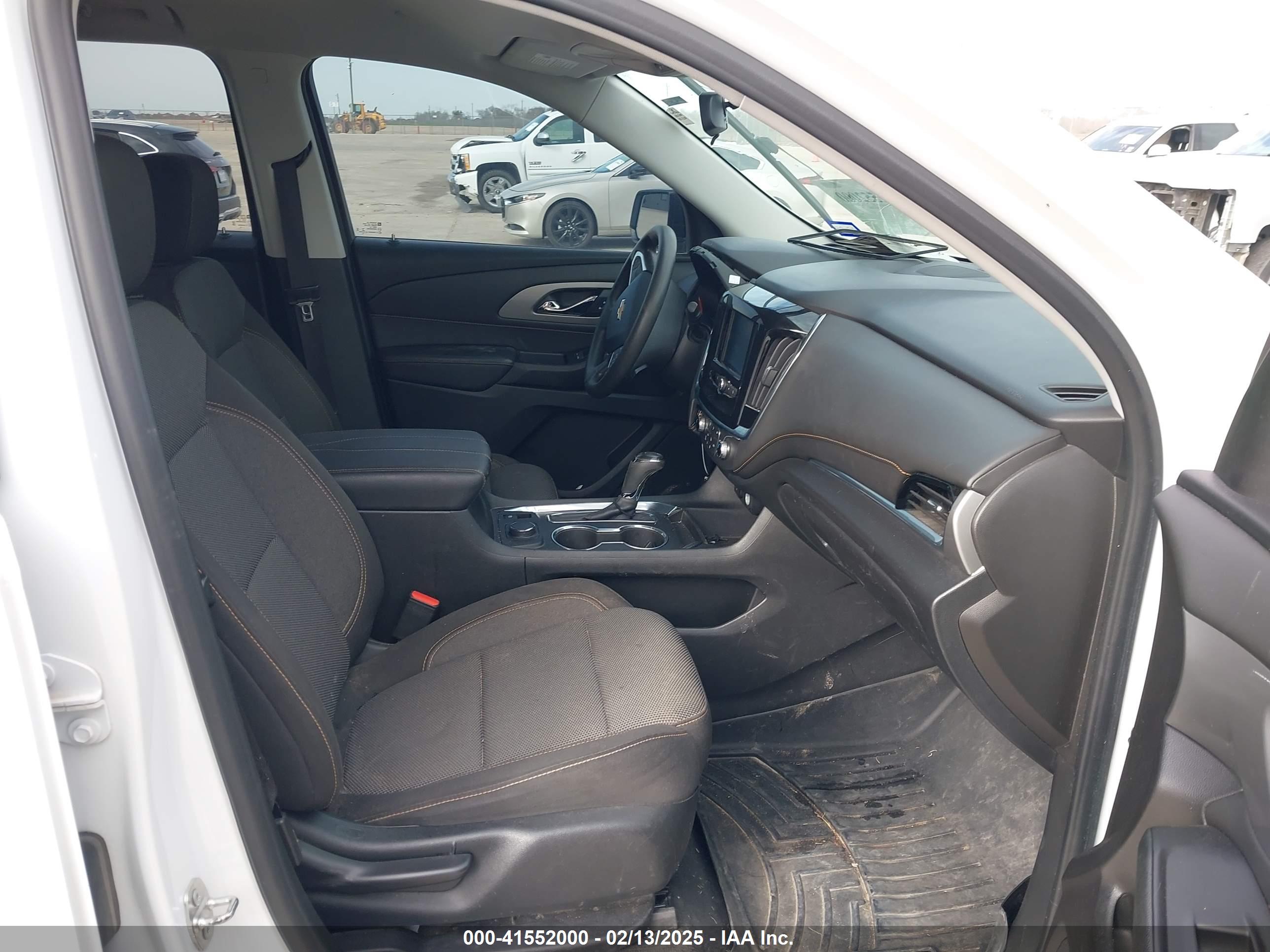 CHEVROLET TRAVERSE image 5