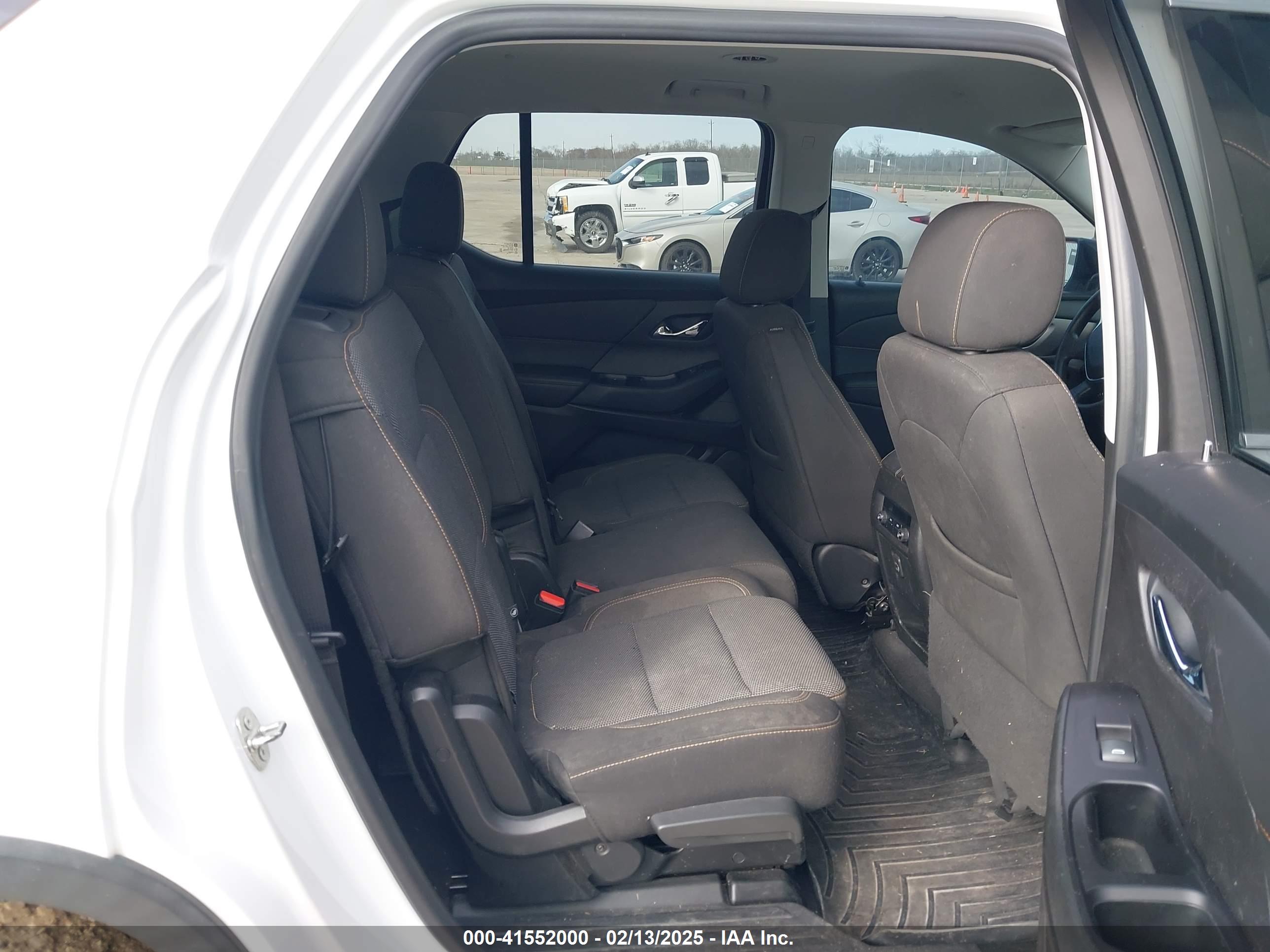 CHEVROLET TRAVERSE image 8