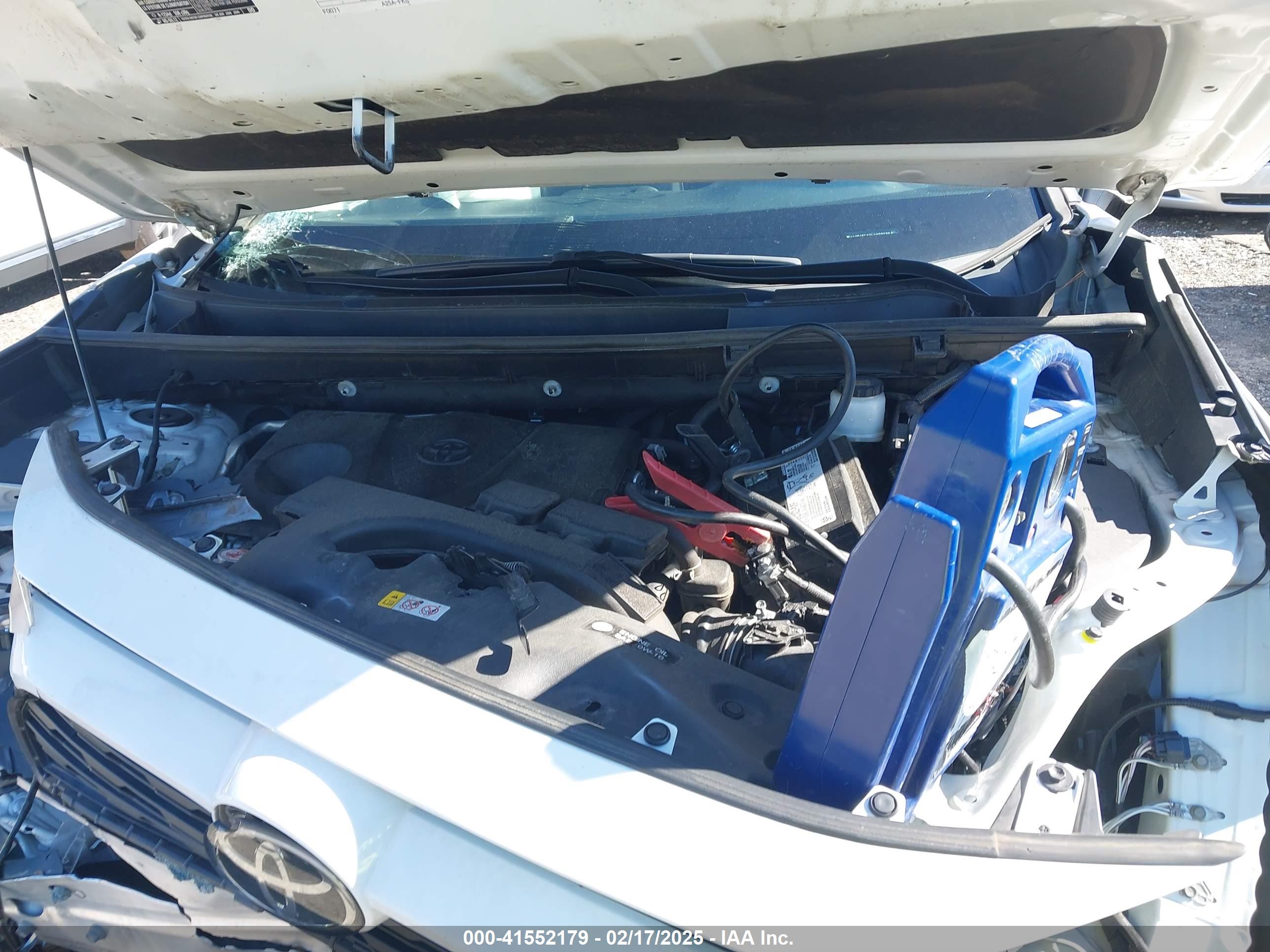 TOYOTA RAV4 image 10