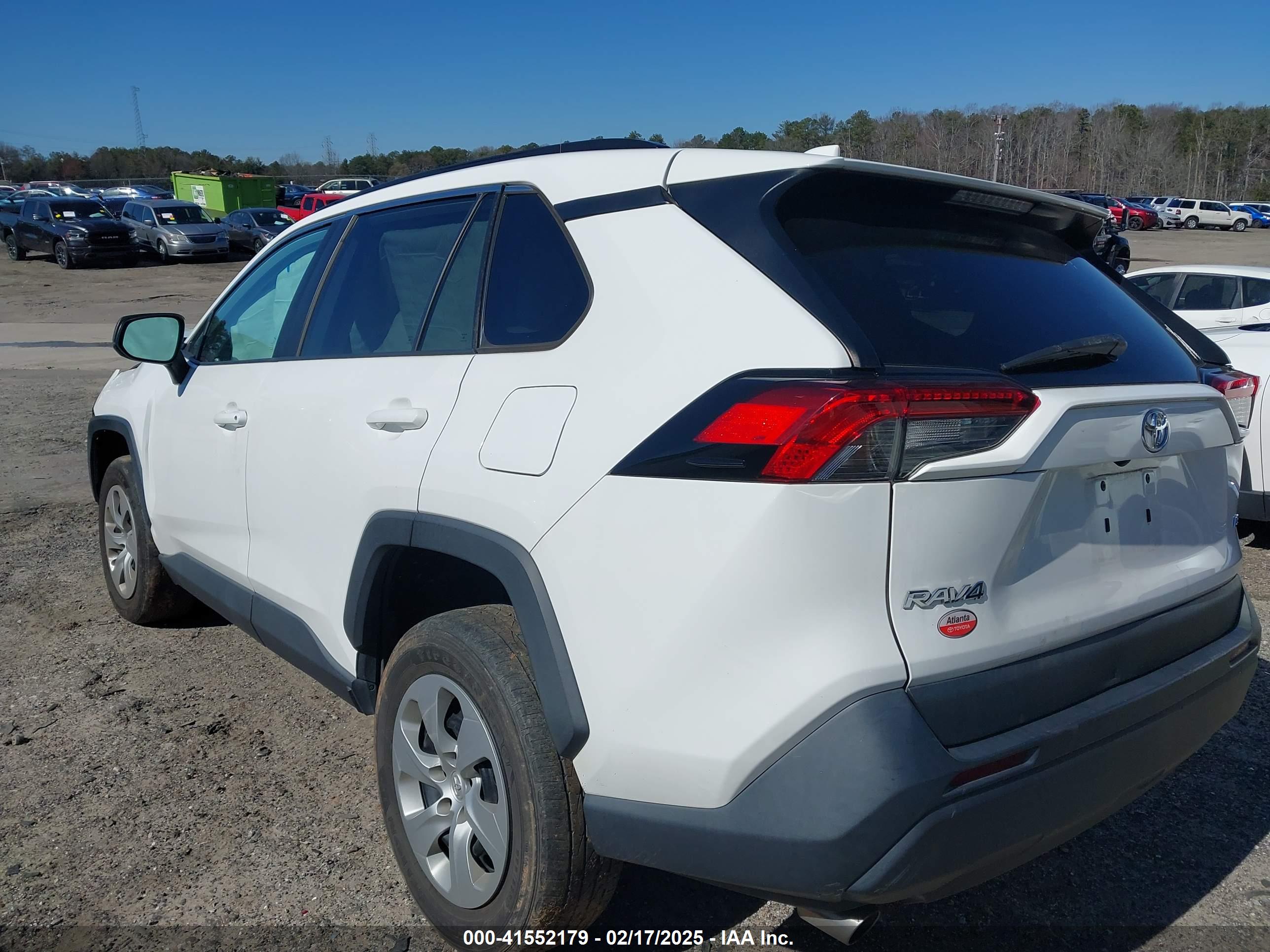 TOYOTA RAV4 image 3