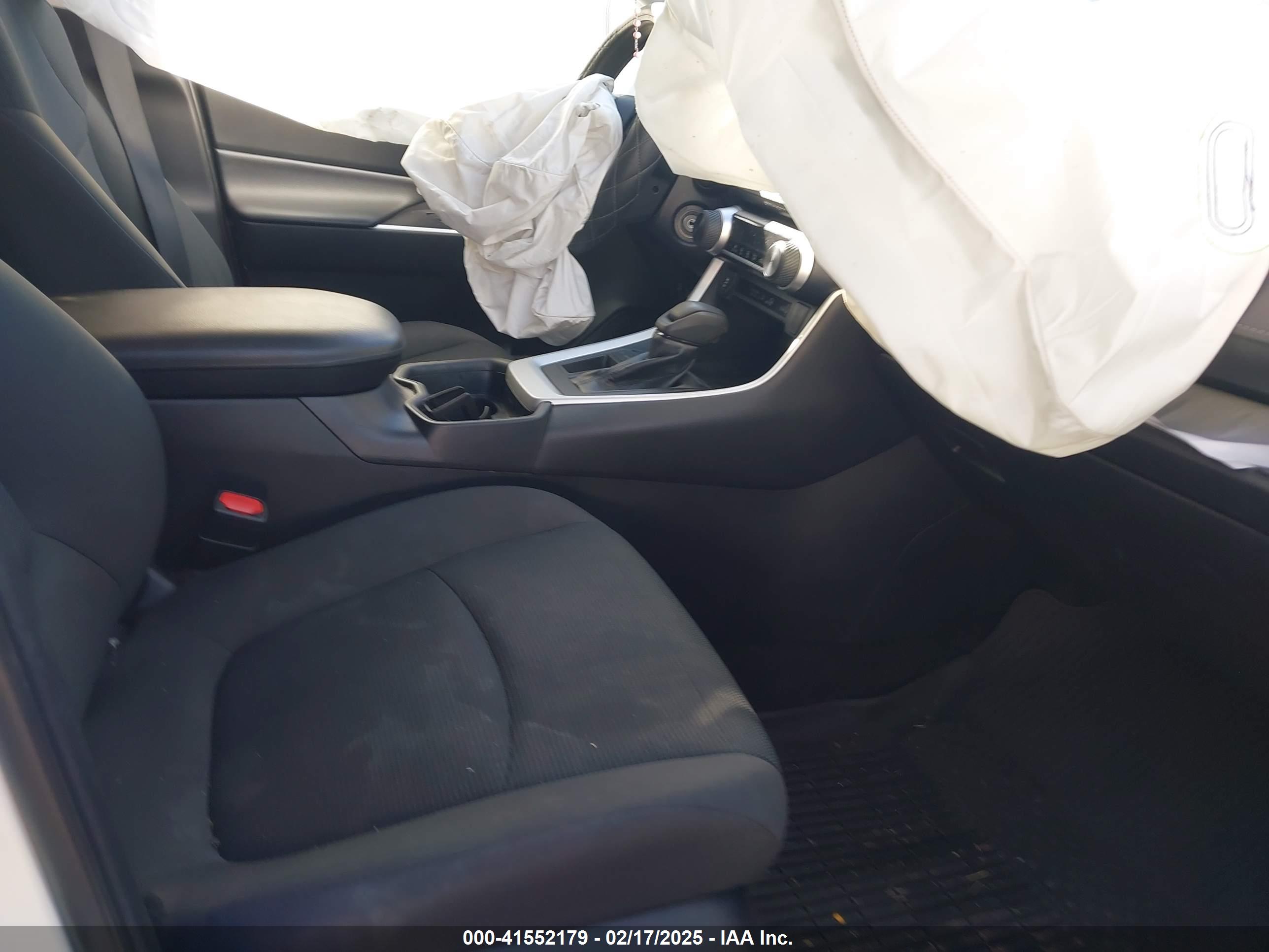 TOYOTA RAV4 image 5