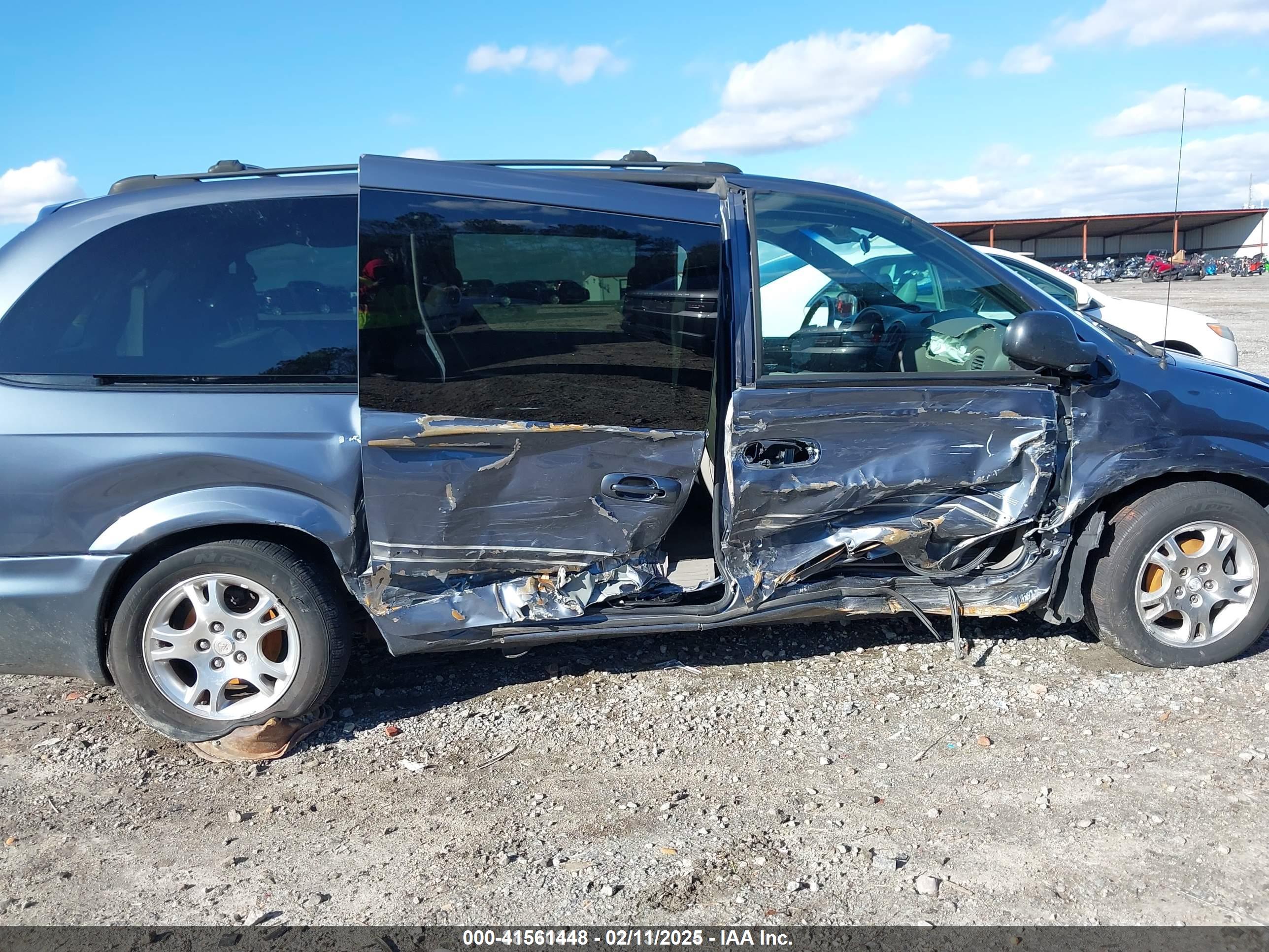 DODGE CARAVAN image 6