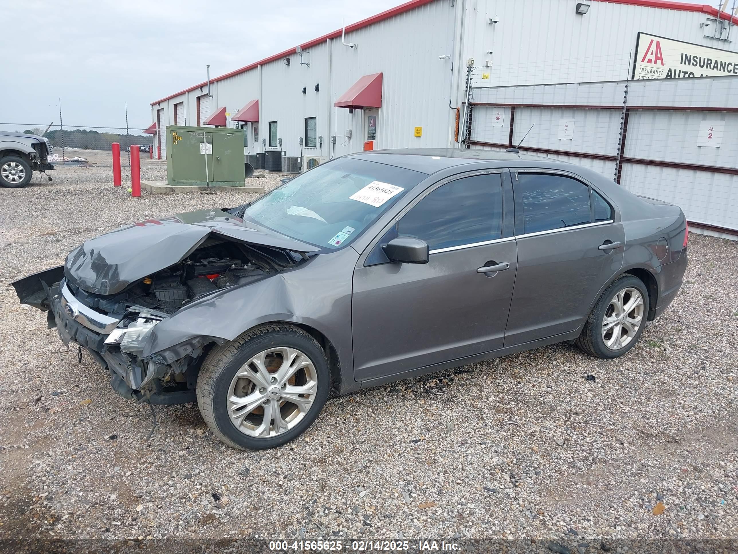 FORD FUSION image 2