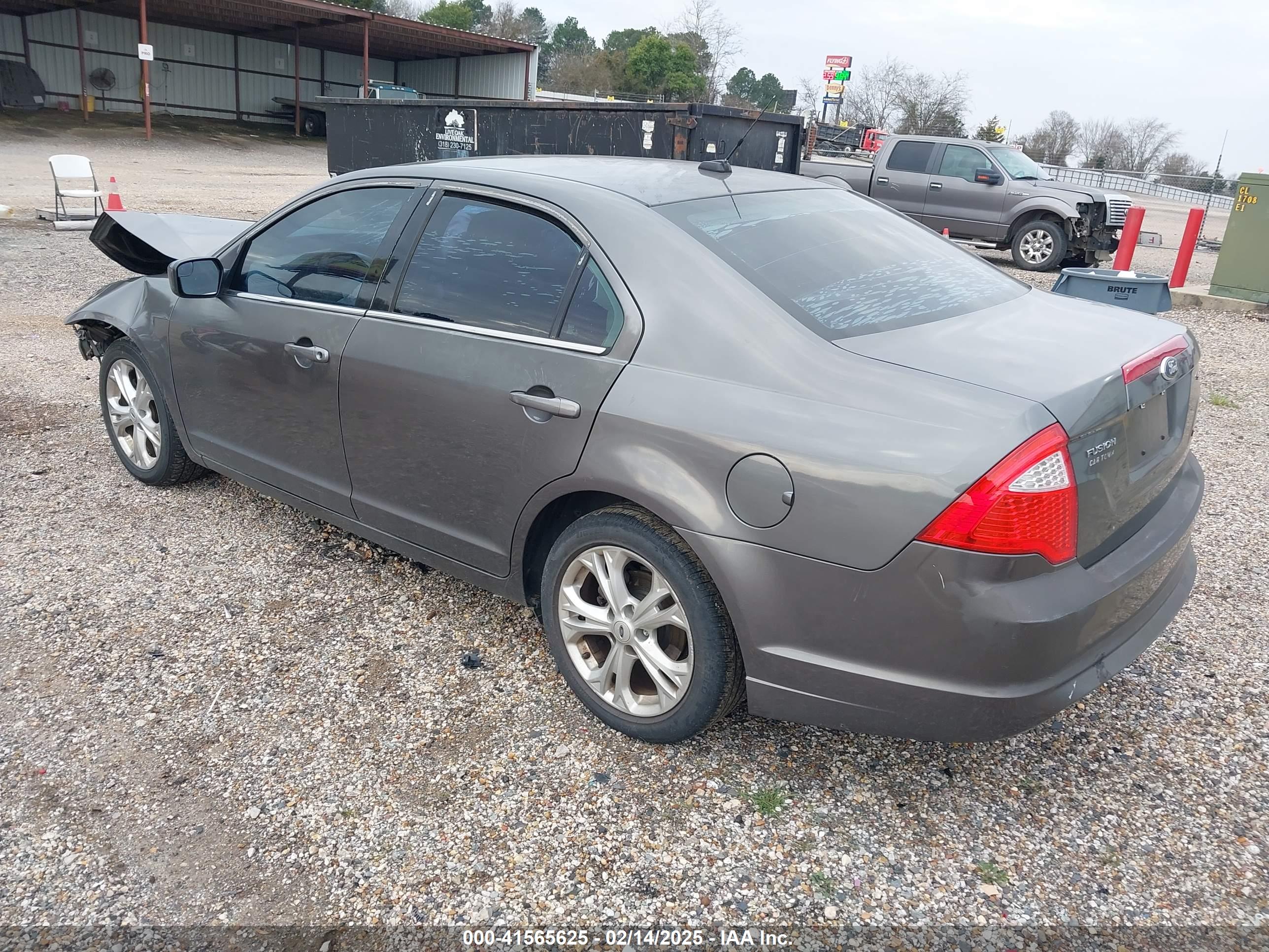 FORD FUSION image 3