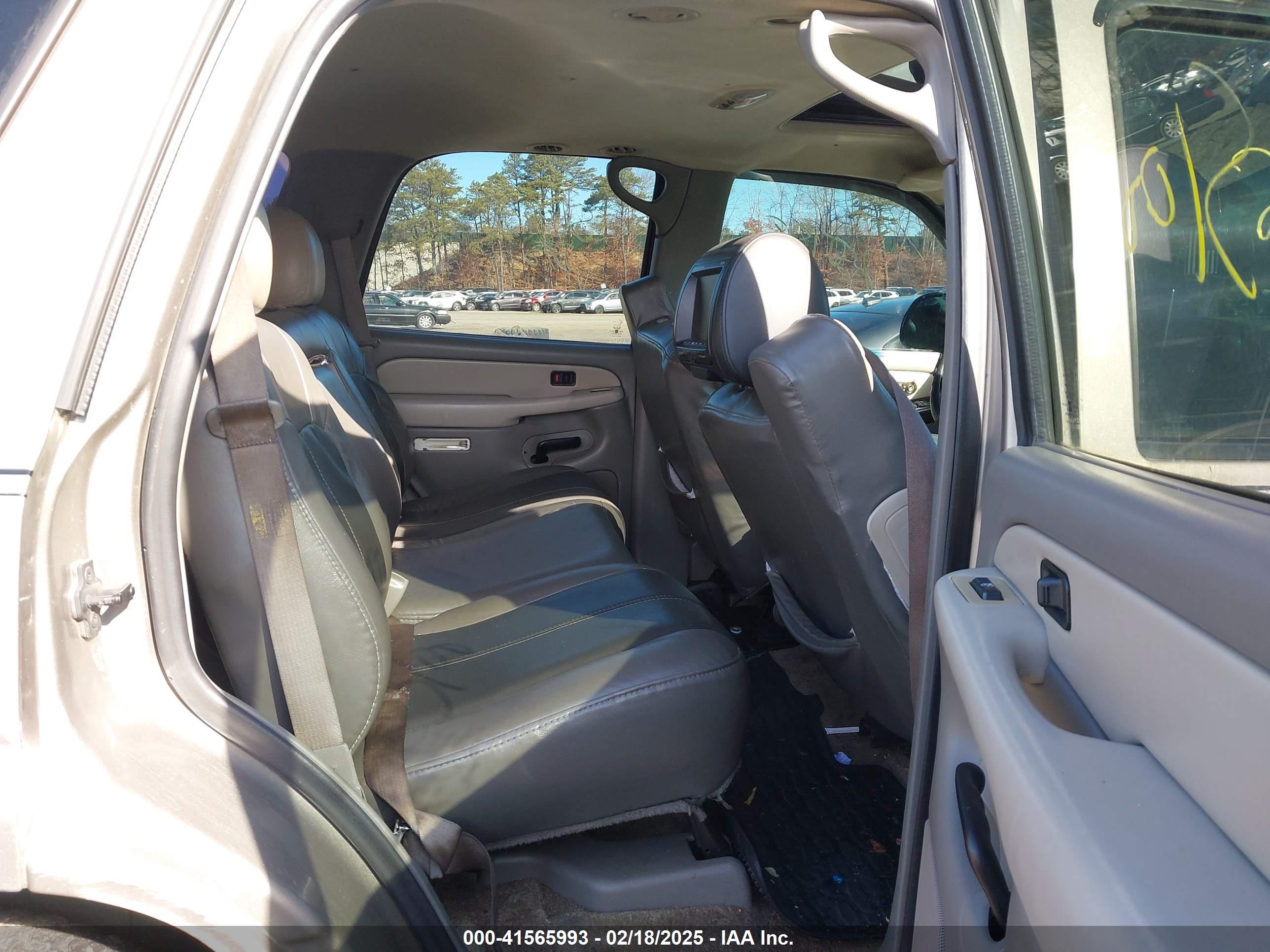 GMC YUKON image 8