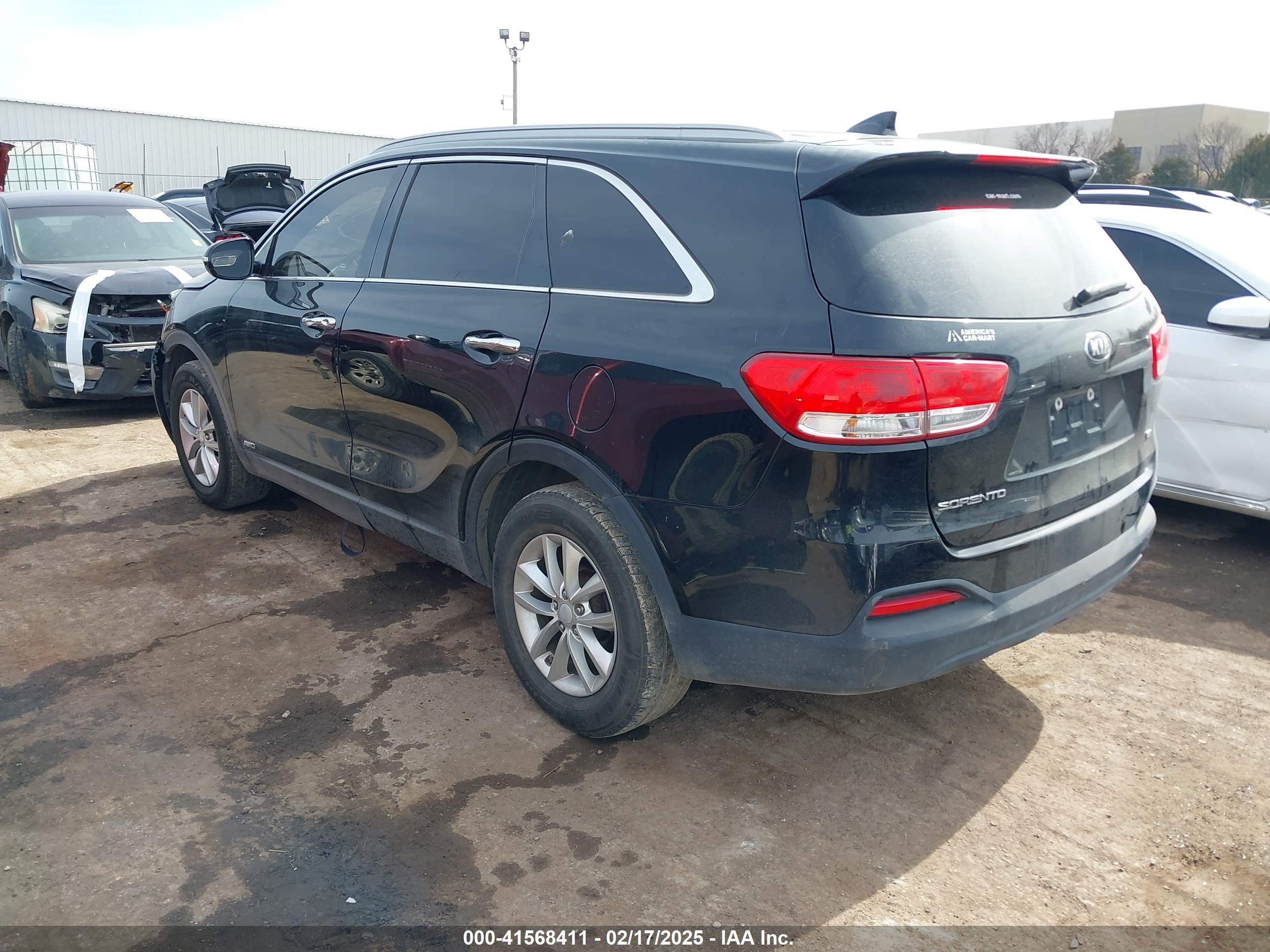 KIA SORENTO image 3