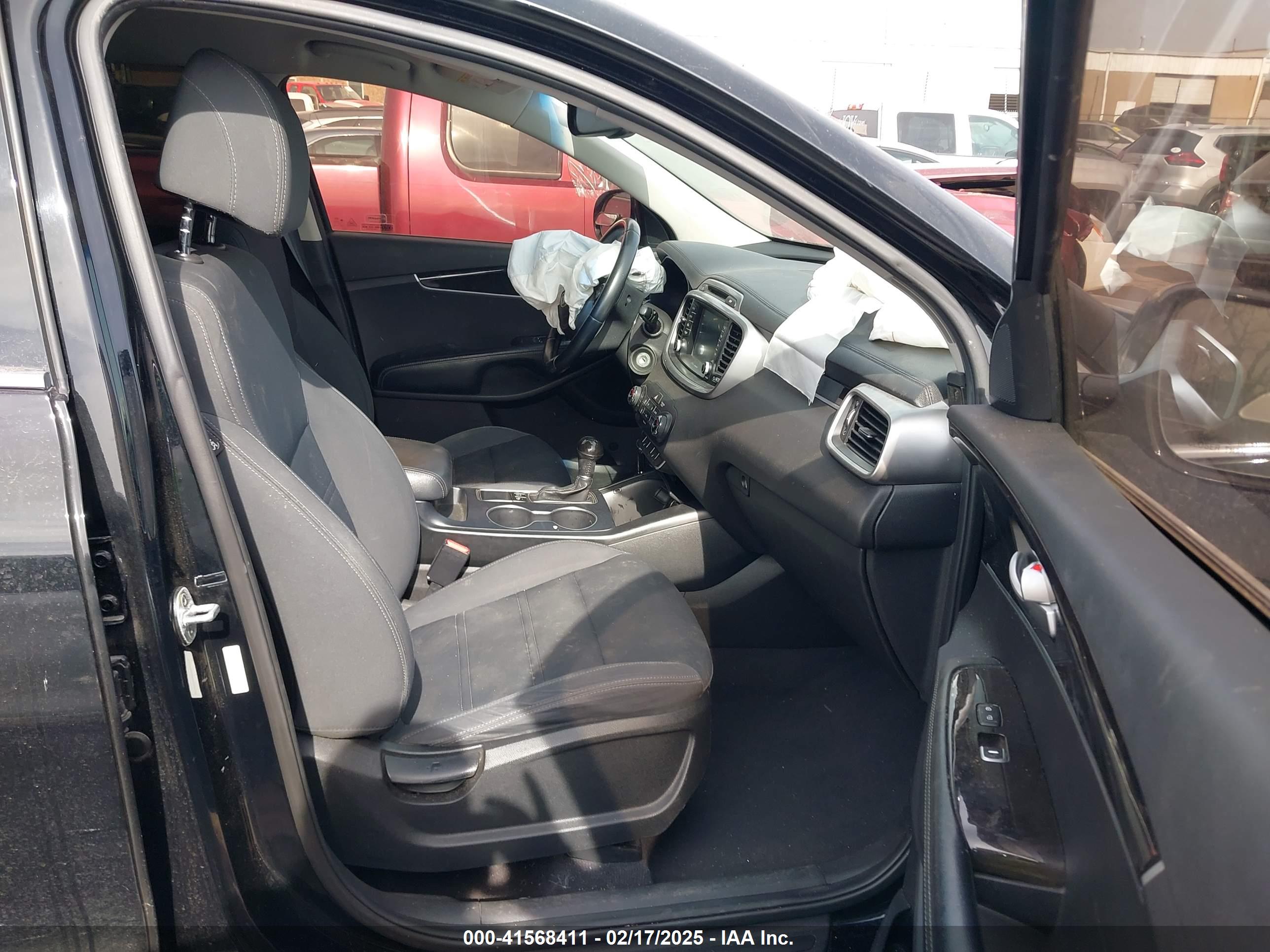 KIA SORENTO image 5