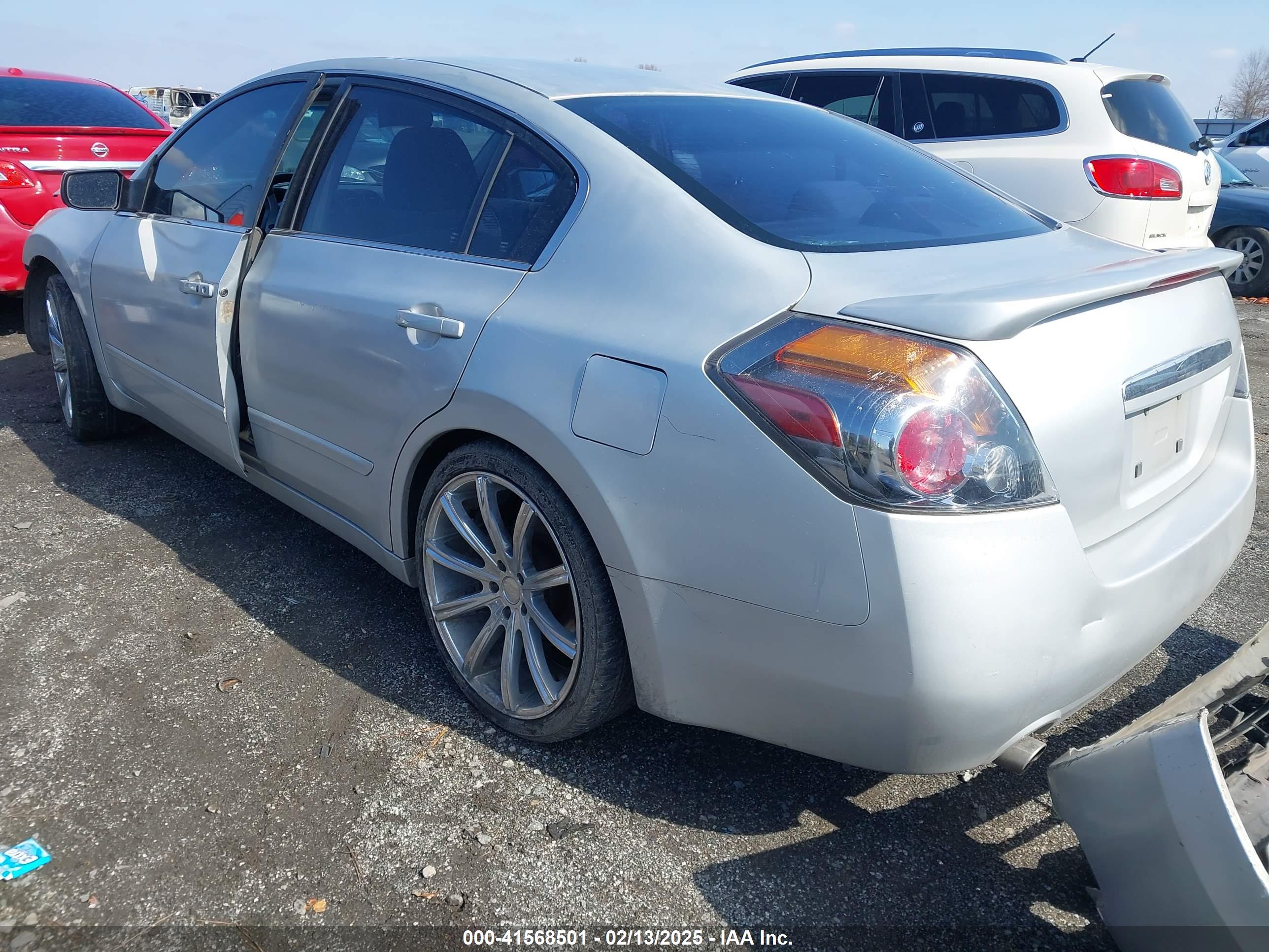 NISSAN ALTIMA image 3