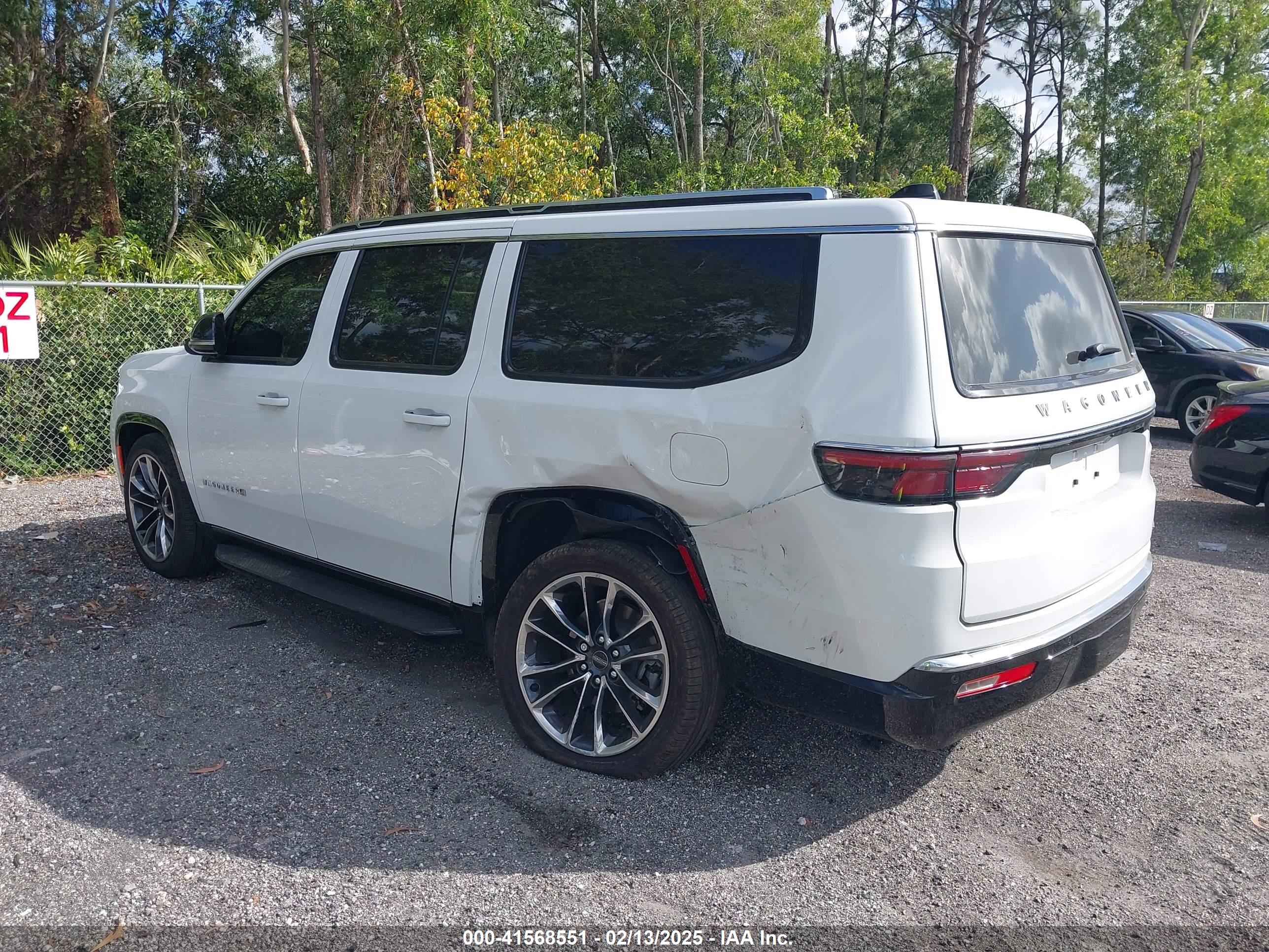 JEEP WAGONEER image 3