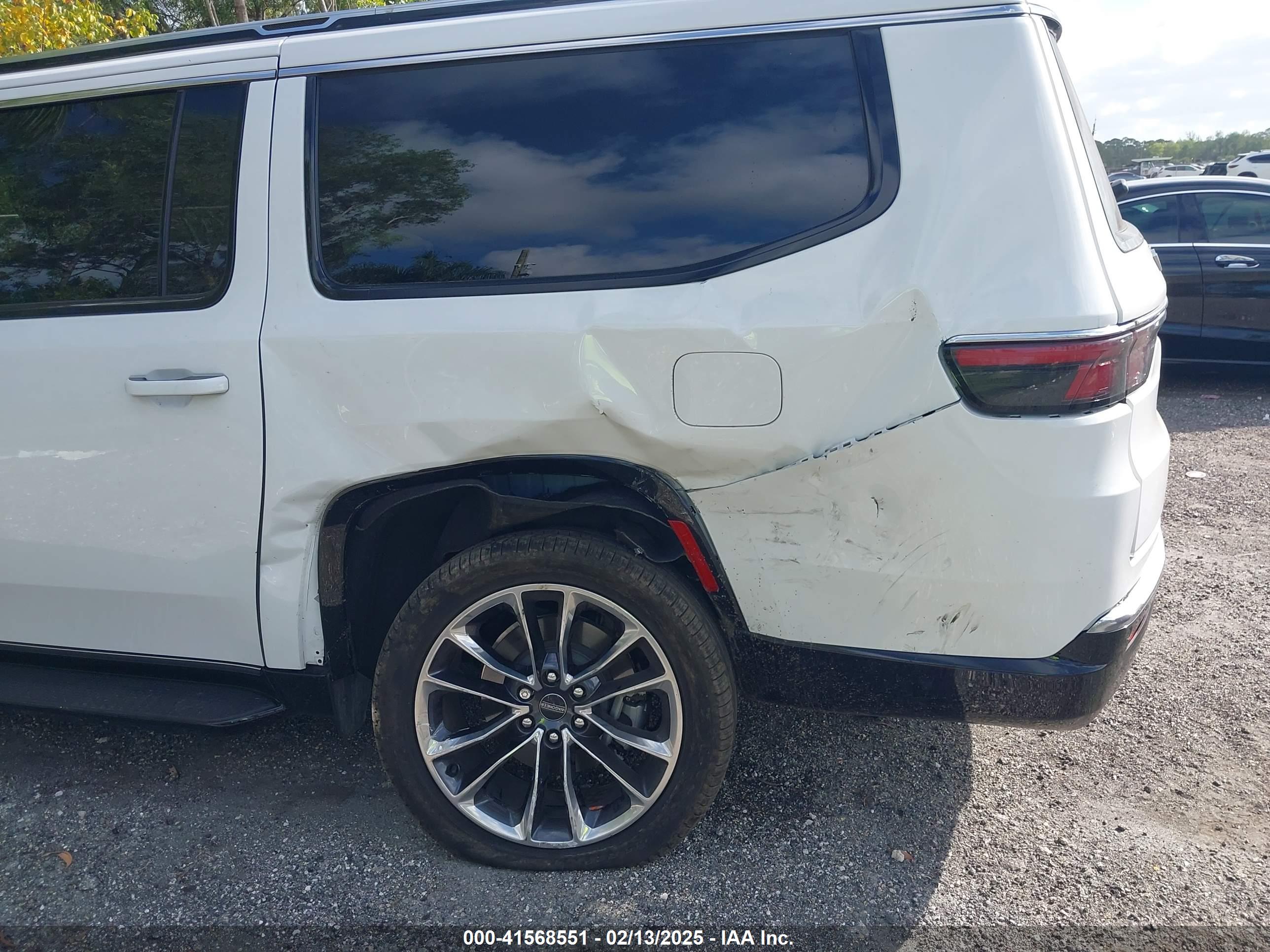 JEEP WAGONEER image 6