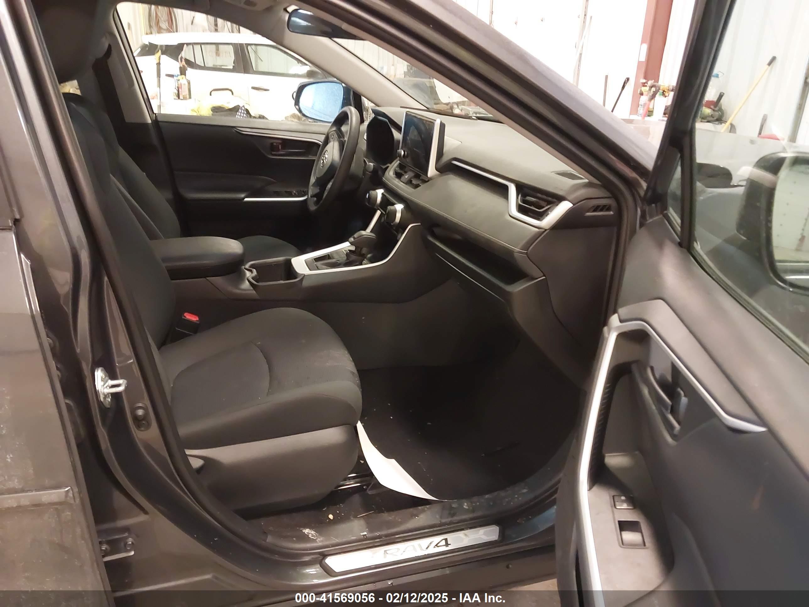 TOYOTA RAV4 image 5