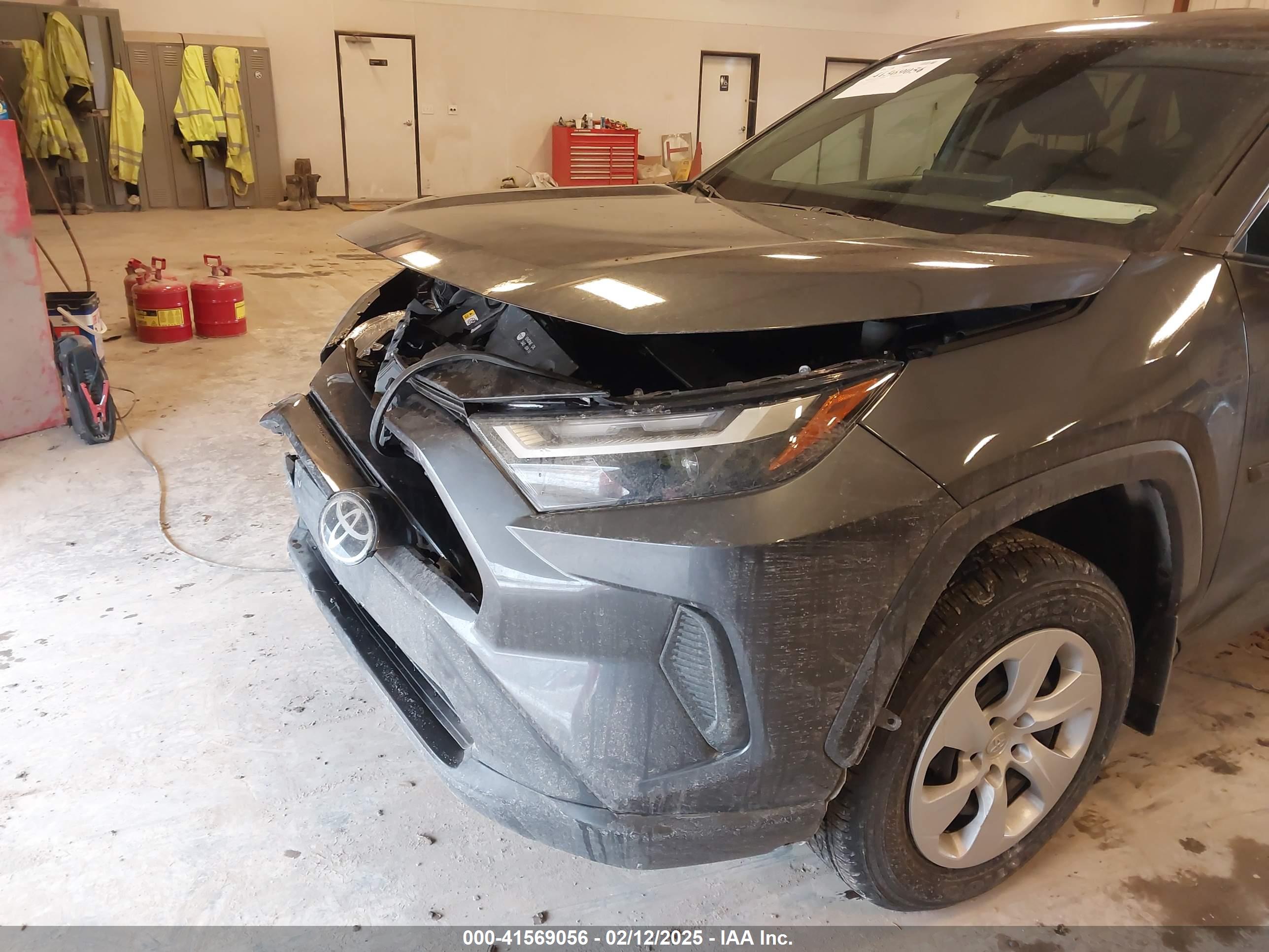 TOYOTA RAV4 image 6
