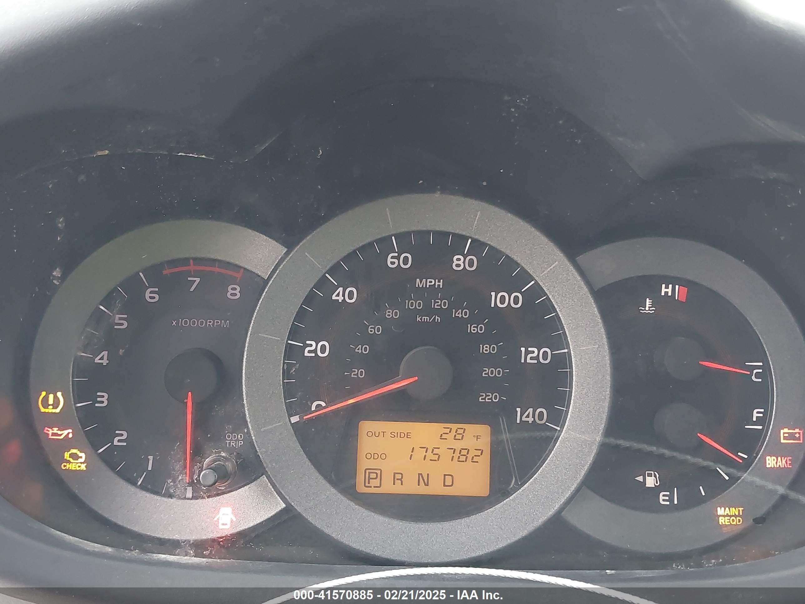 TOYOTA RAV4 image 7