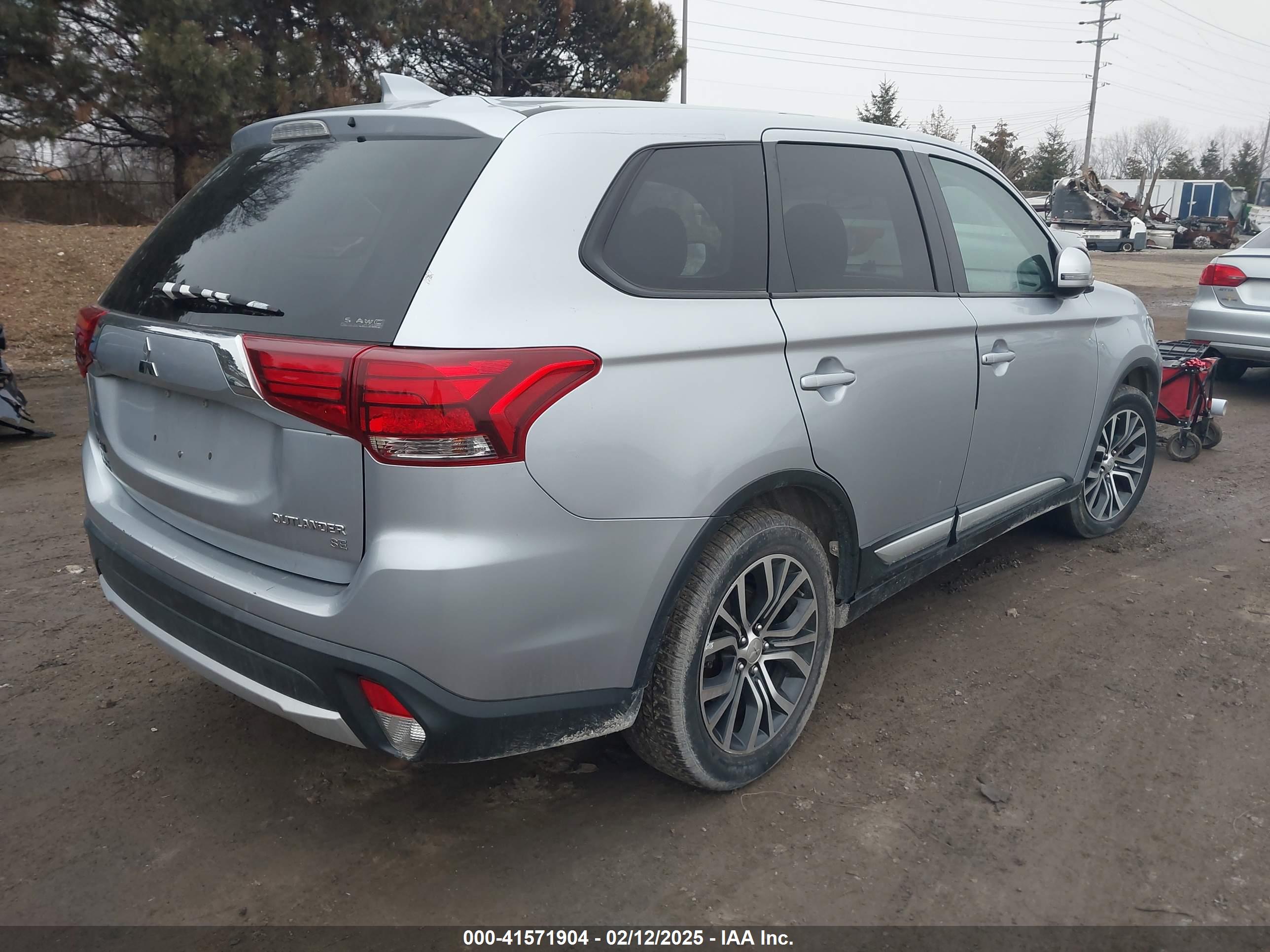 MITSUBISHI OUTLANDER image 4