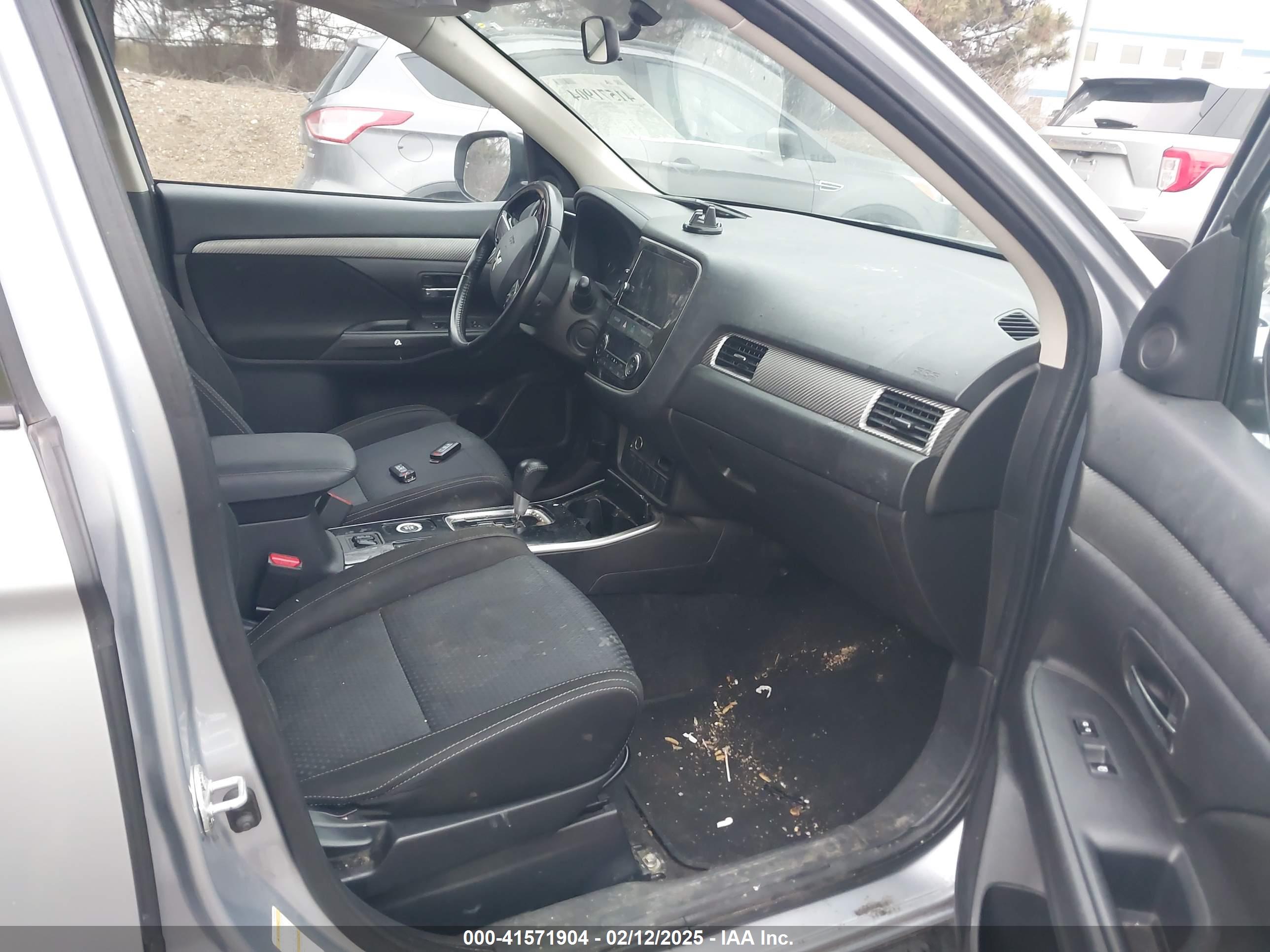 MITSUBISHI OUTLANDER image 5