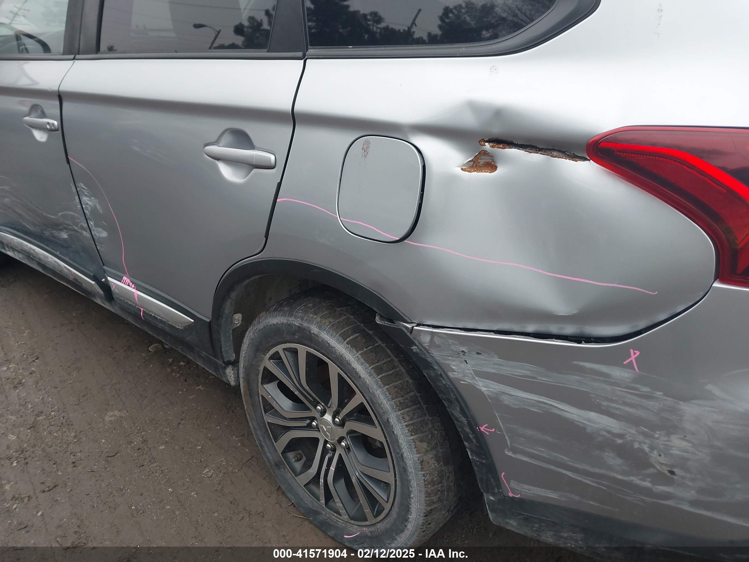 MITSUBISHI OUTLANDER image 6