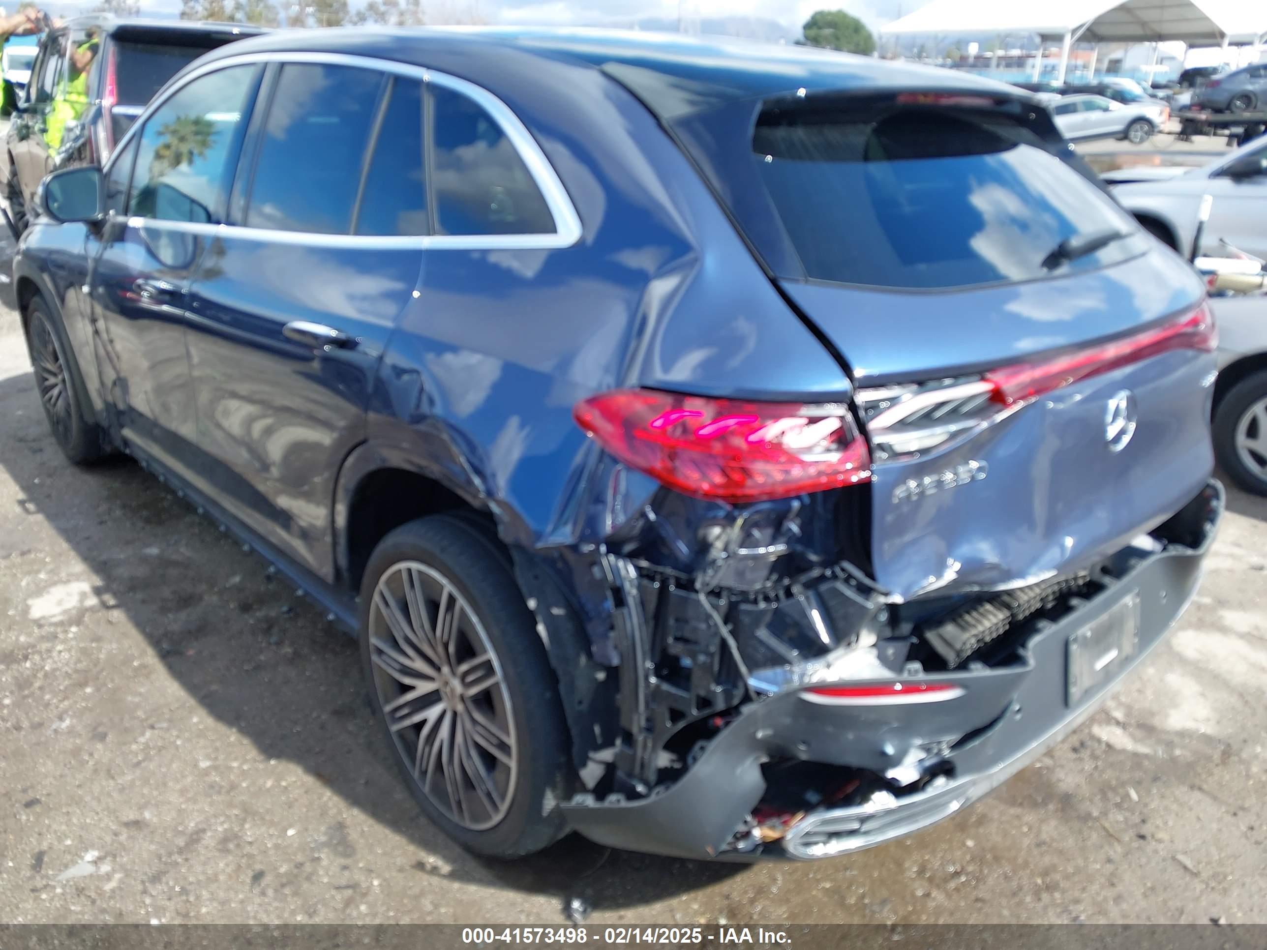 MERCEDES-BENZ EQE image 6
