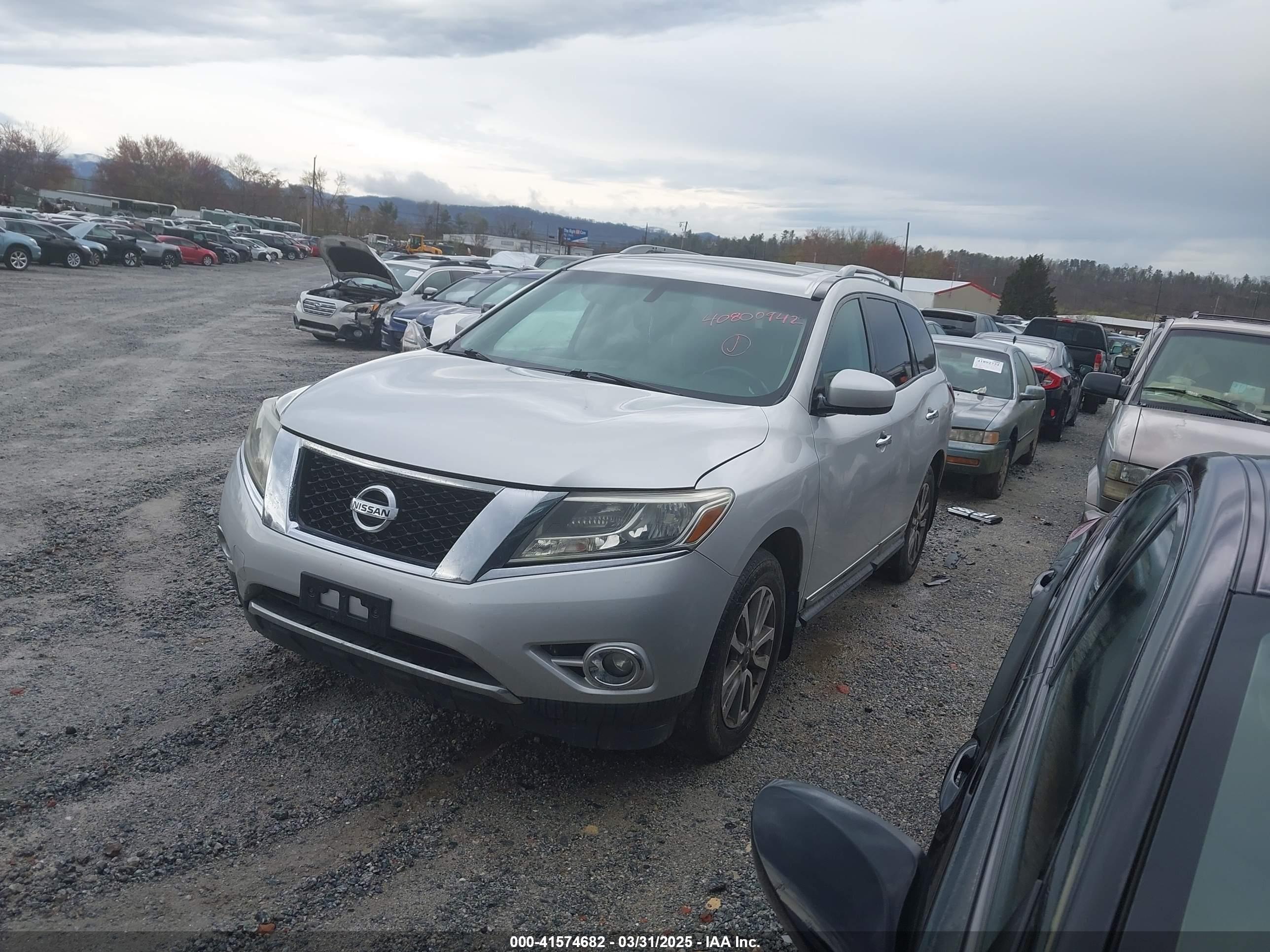 NISSAN PATHFINDER image 2