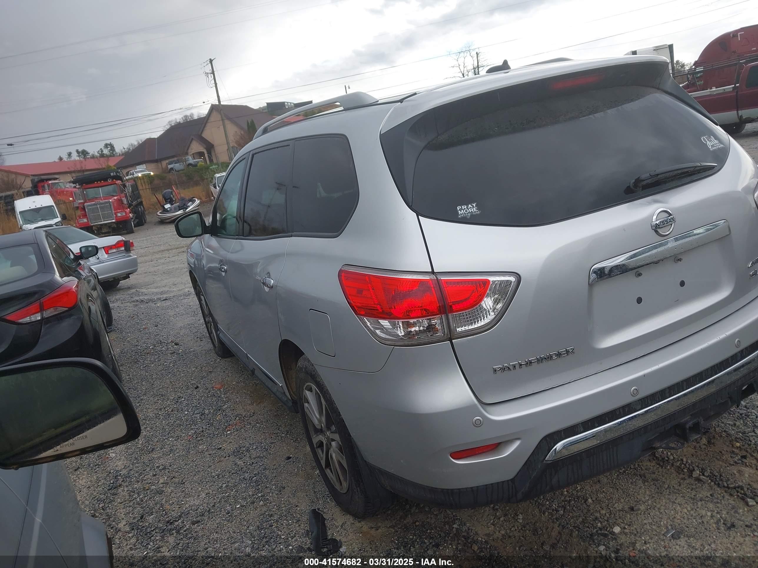 NISSAN PATHFINDER image 3