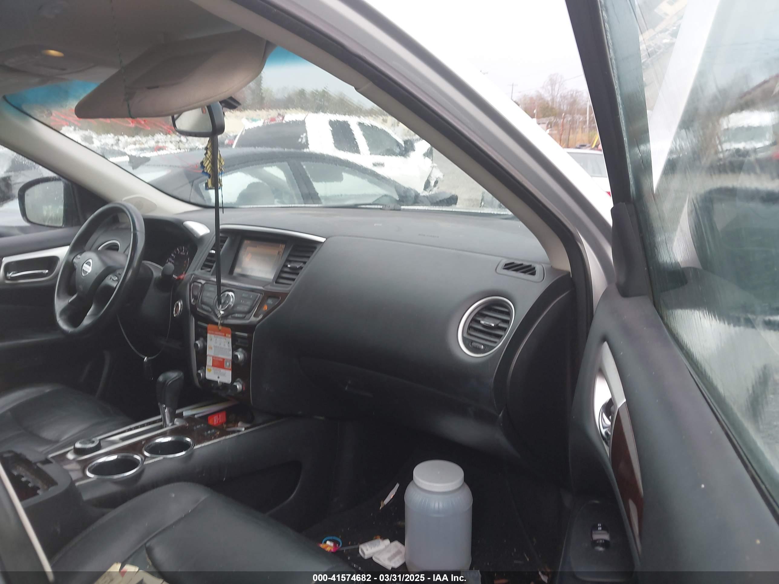 NISSAN PATHFINDER image 5
