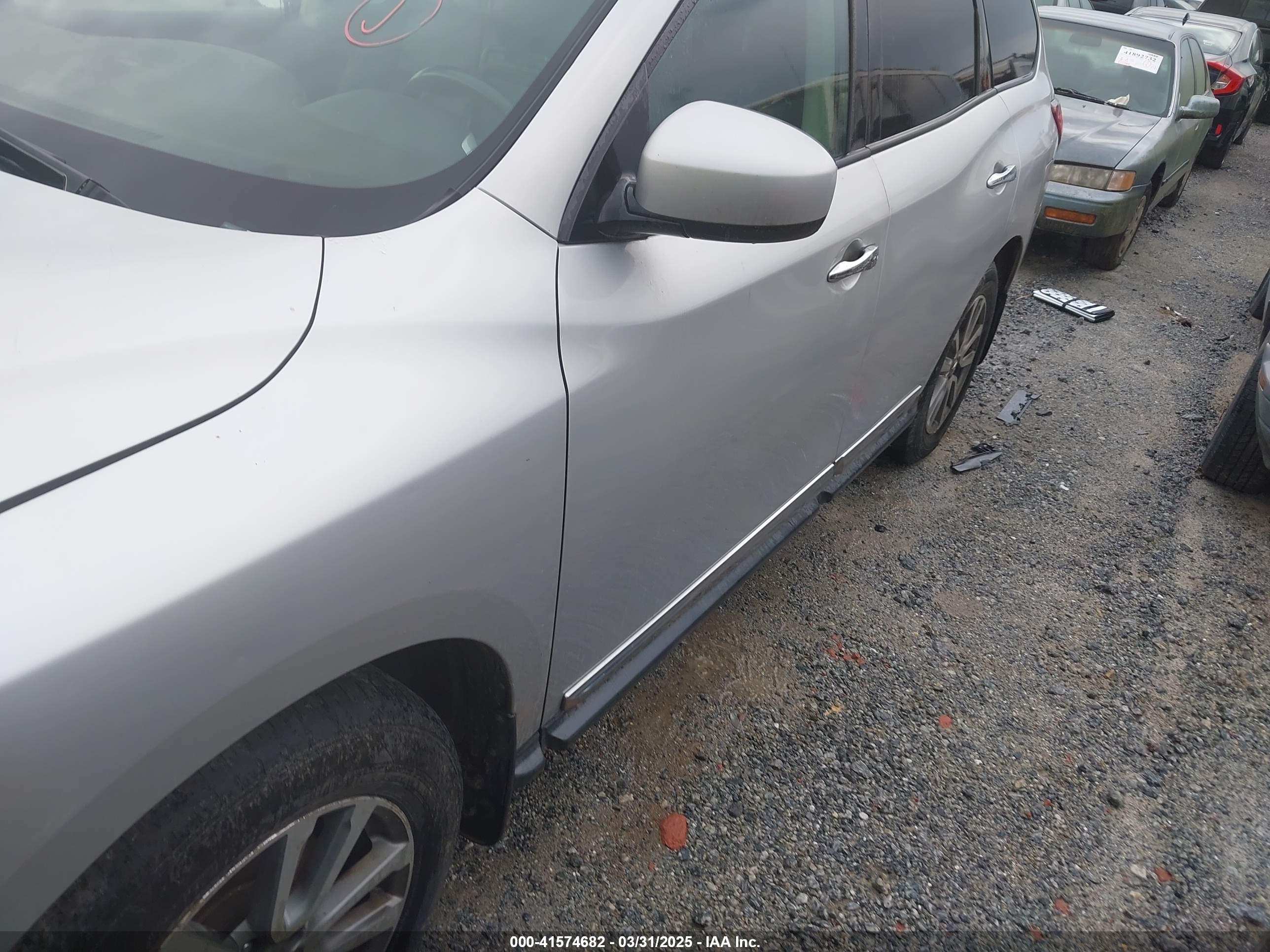 NISSAN PATHFINDER image 6