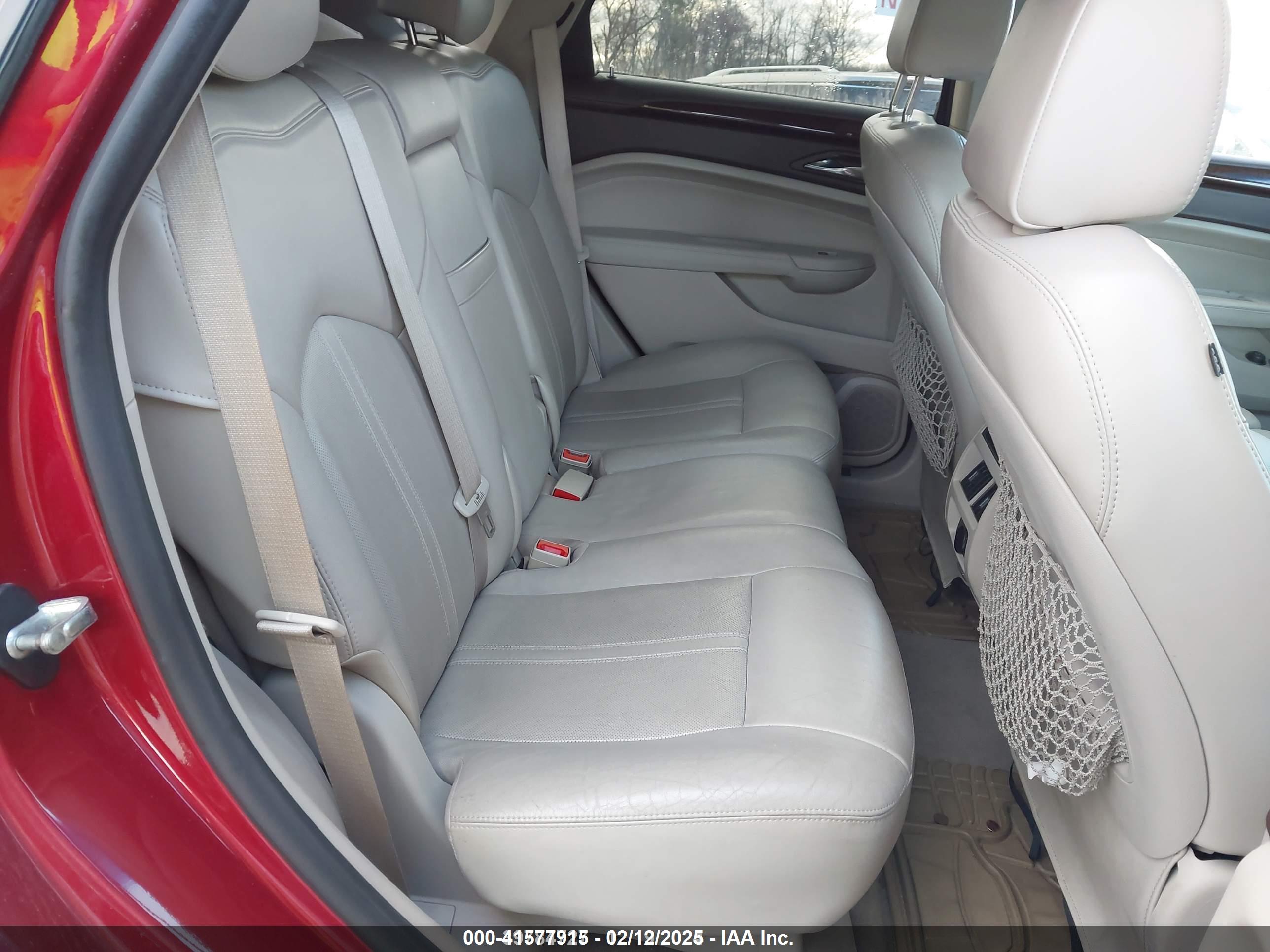 CADILLAC SRX image 8