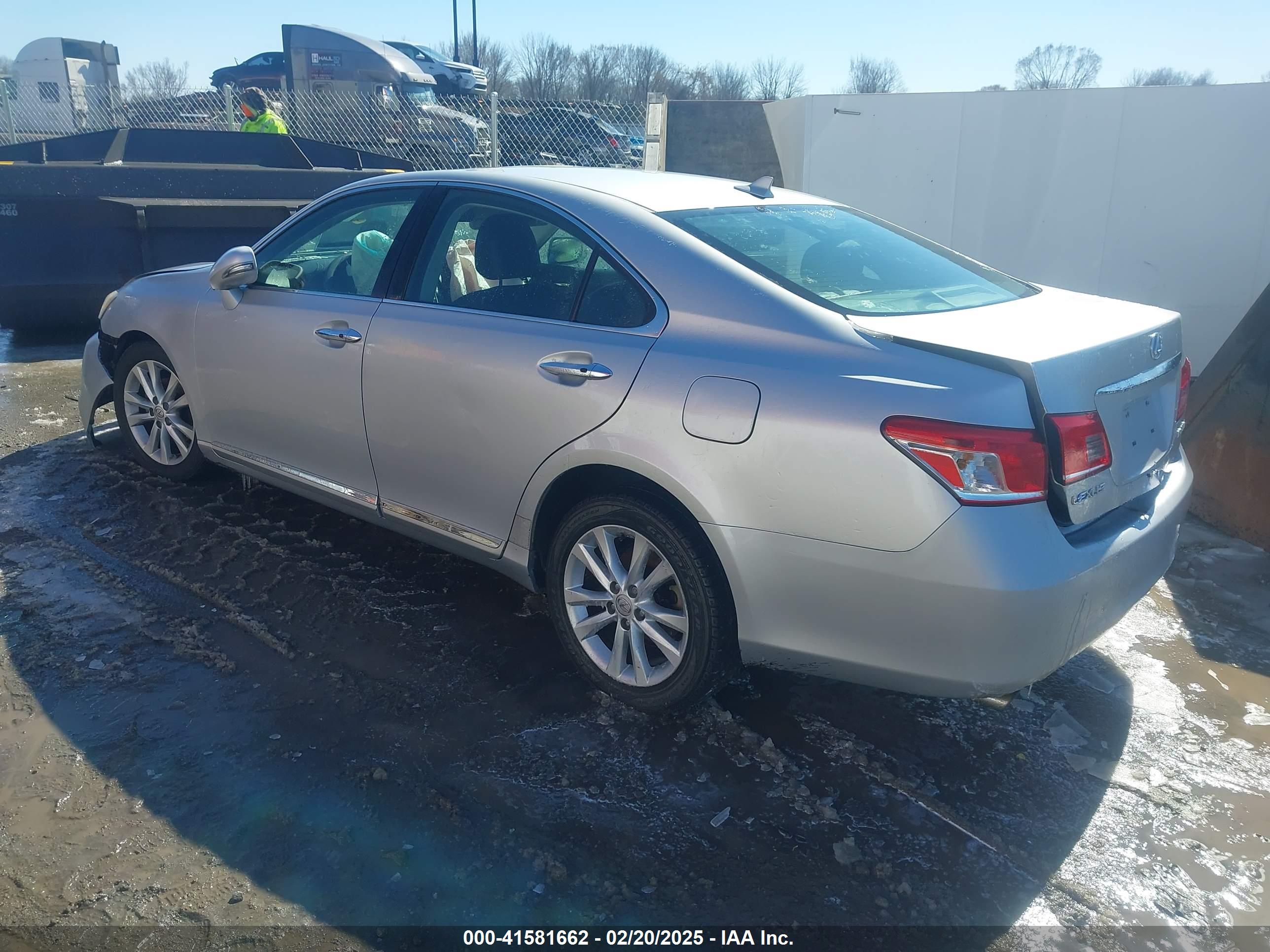 LEXUS ES image 3