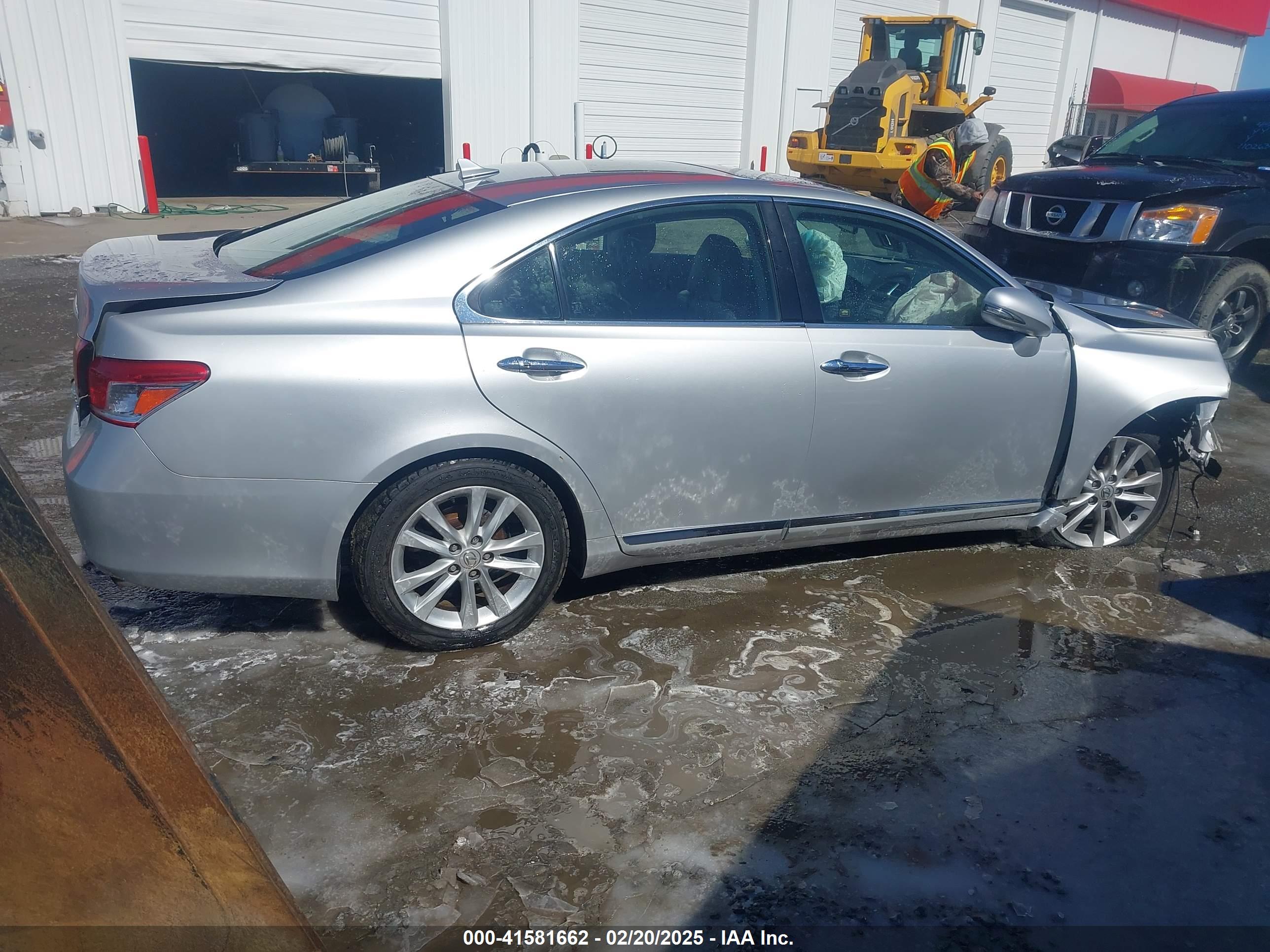 LEXUS ES image 4