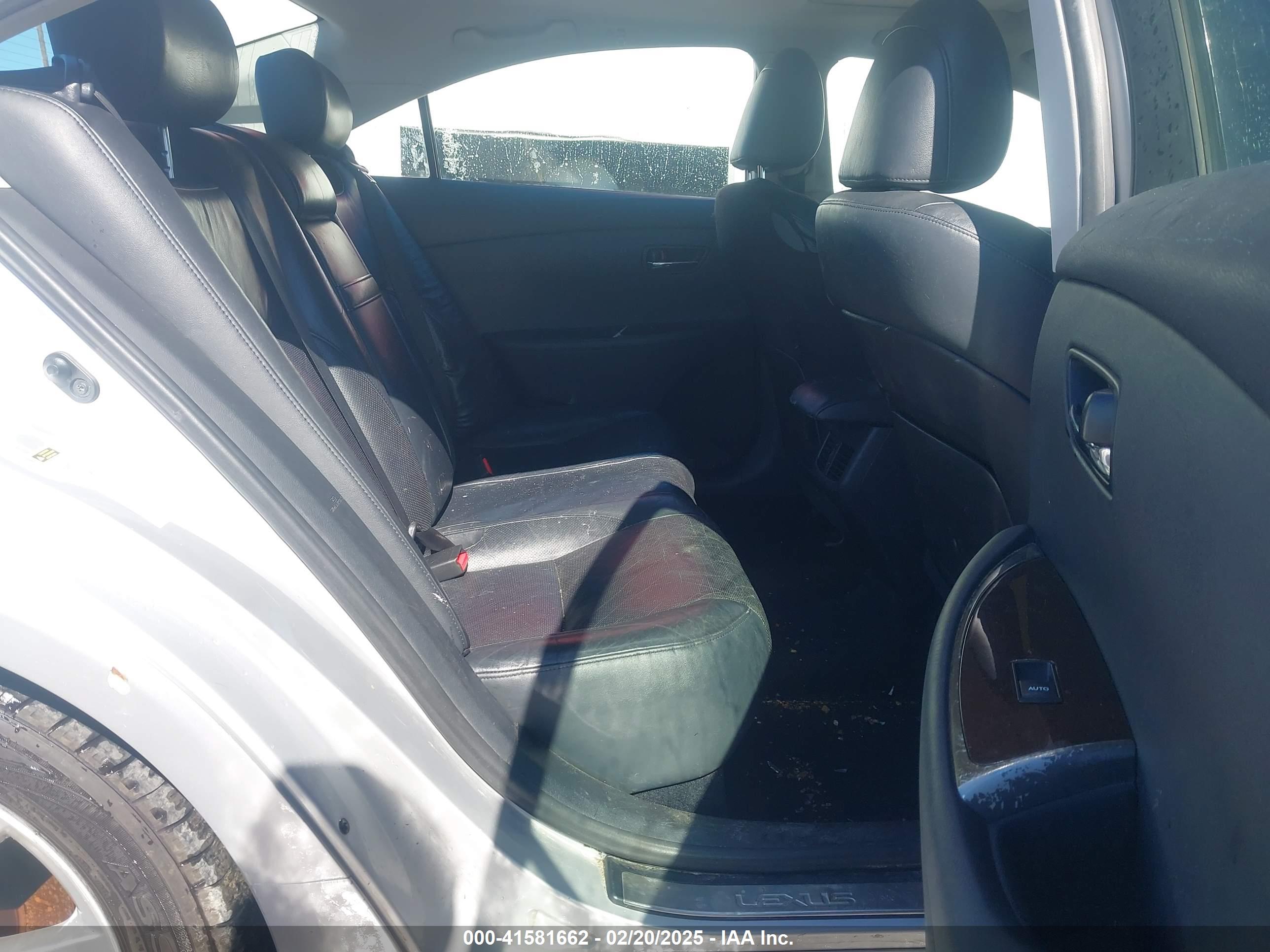 LEXUS ES image 8