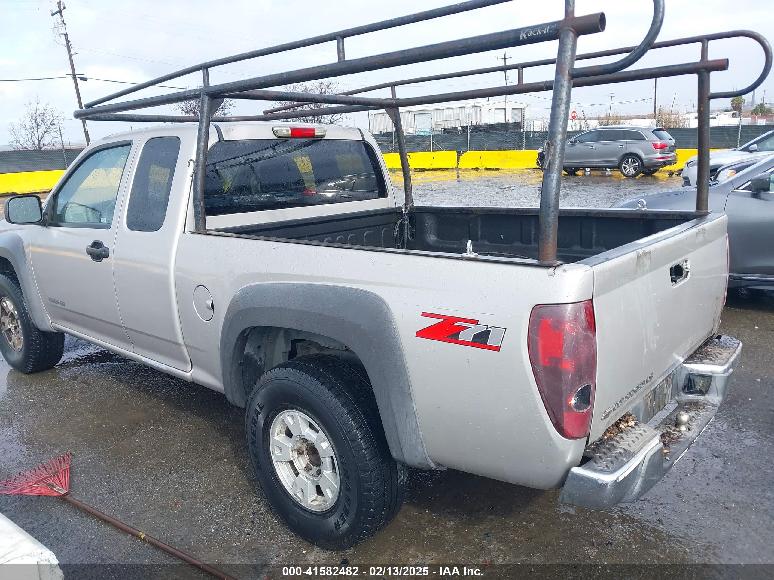 CHEVROLET COLORADO image 3