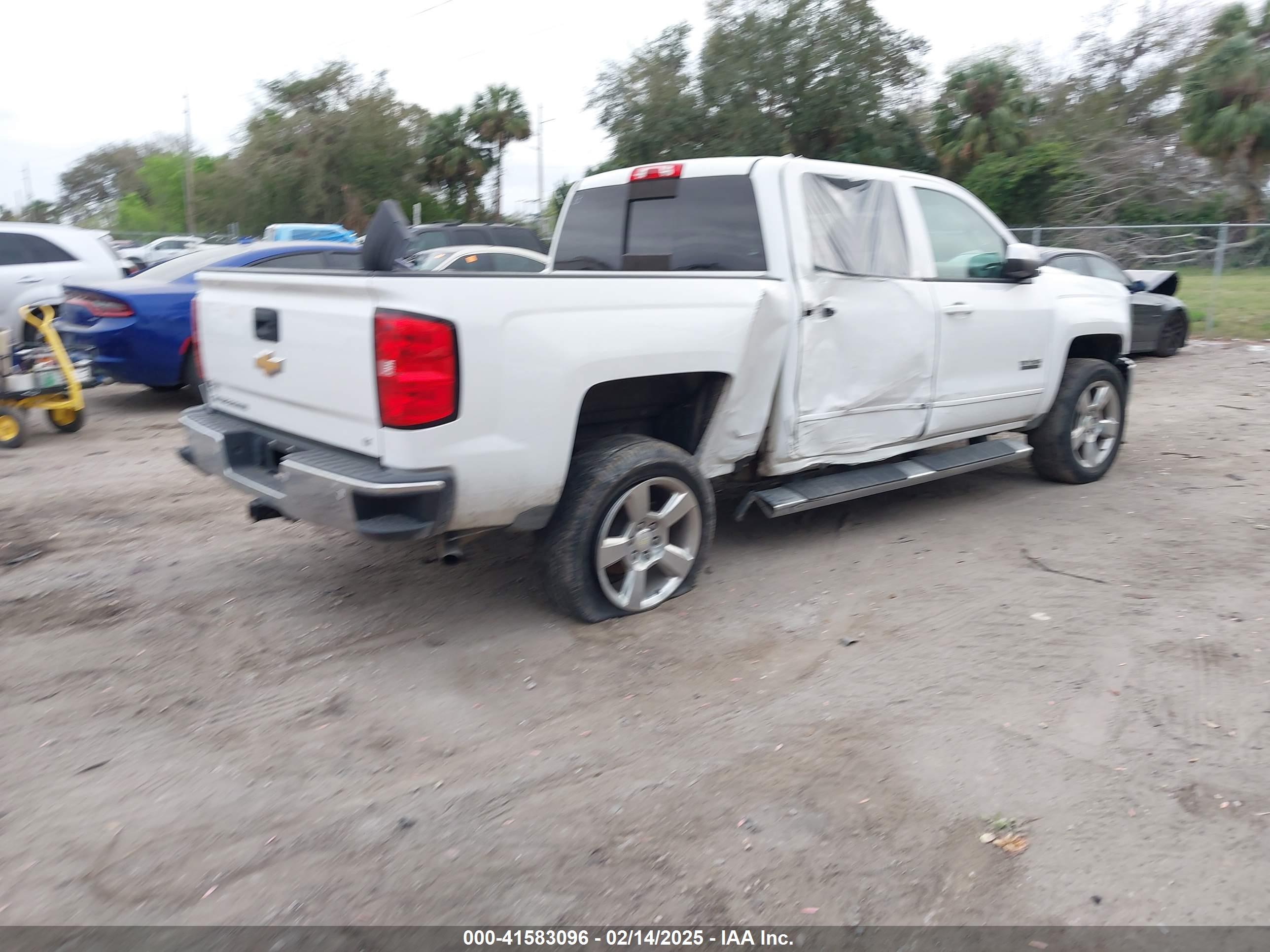 CHEVROLET SILVERADO image 4