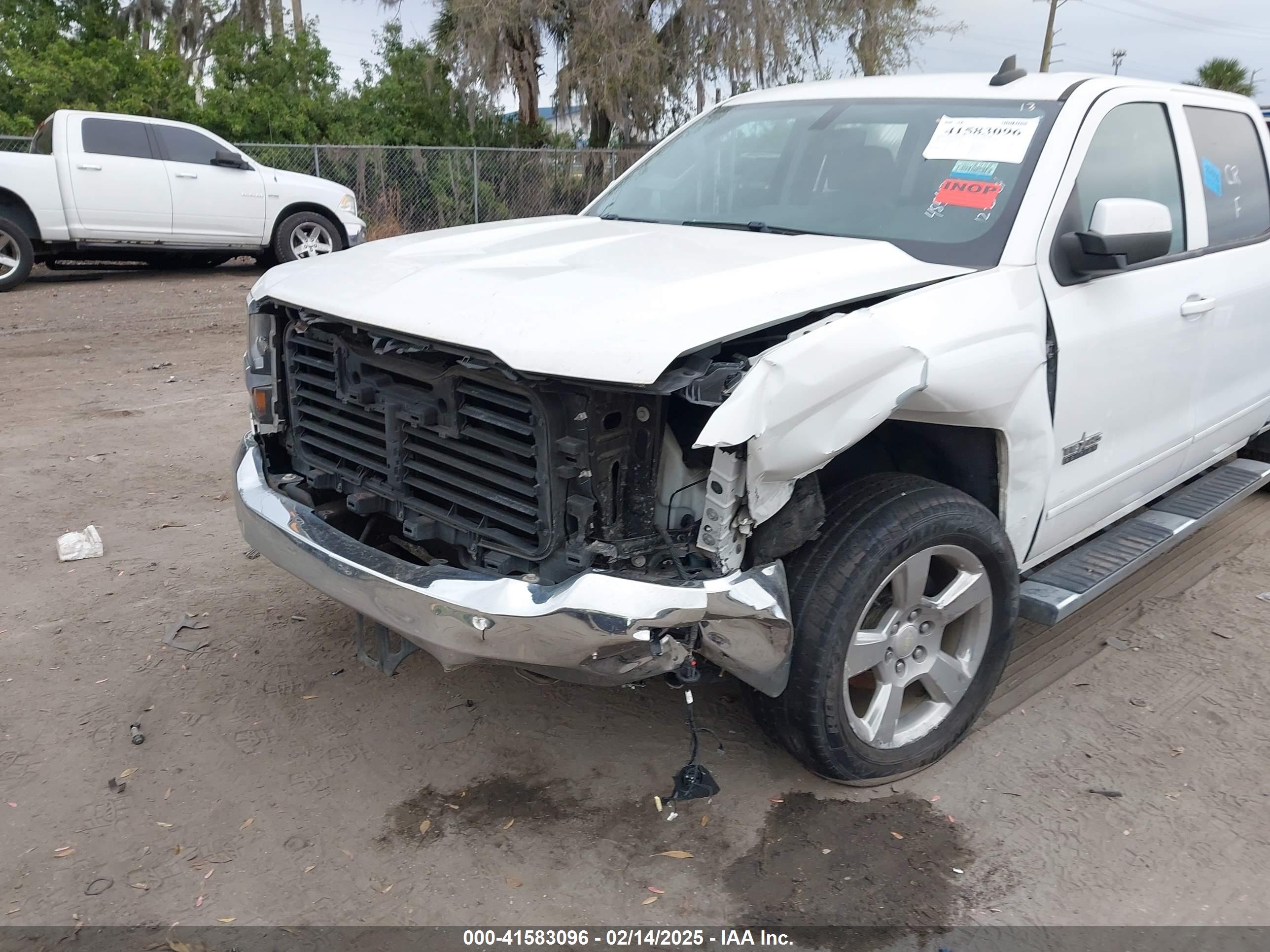 CHEVROLET SILVERADO image 6