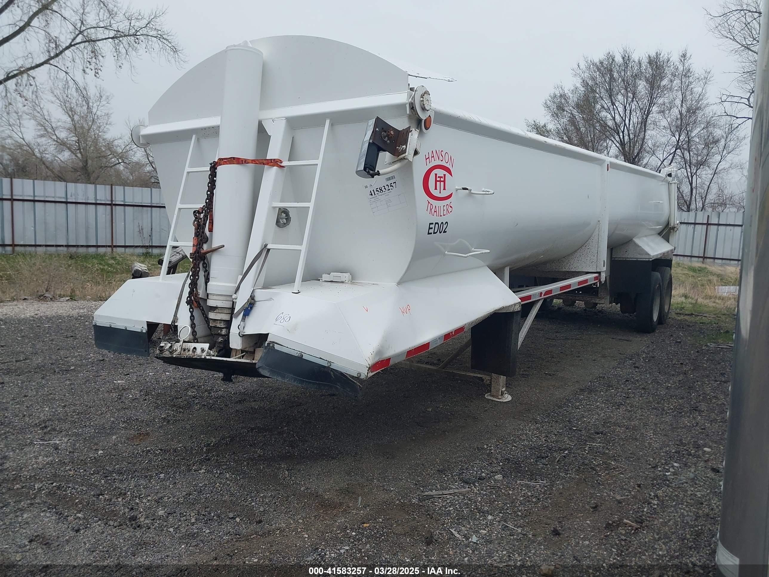 TRAILER HANSON image 2