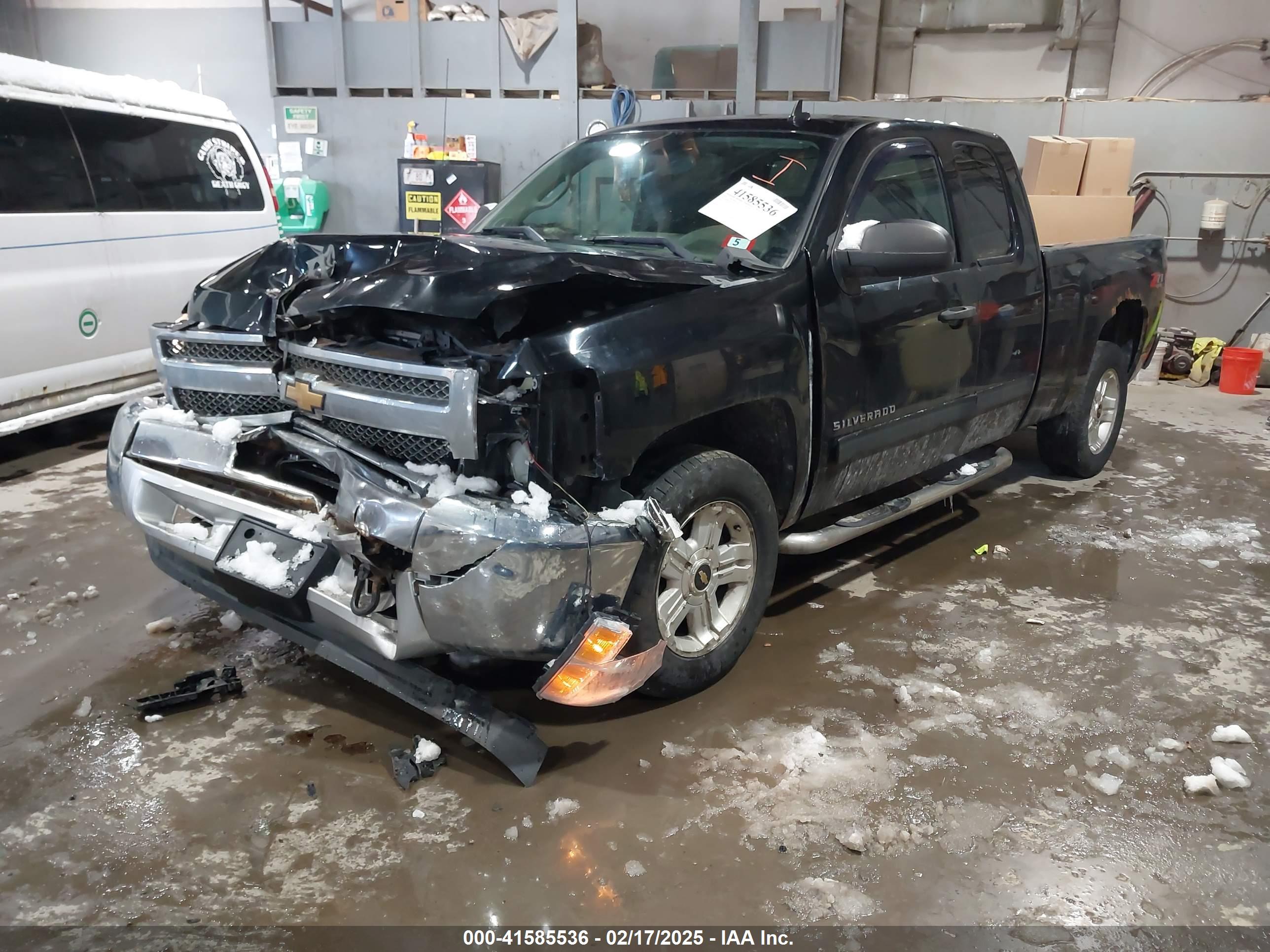 CHEVROLET SILVERADO image 2