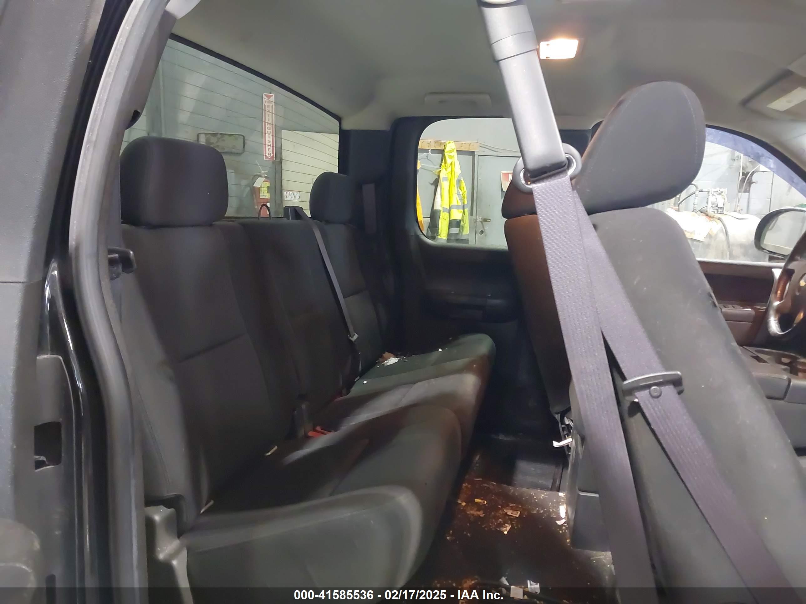 CHEVROLET SILVERADO image 8