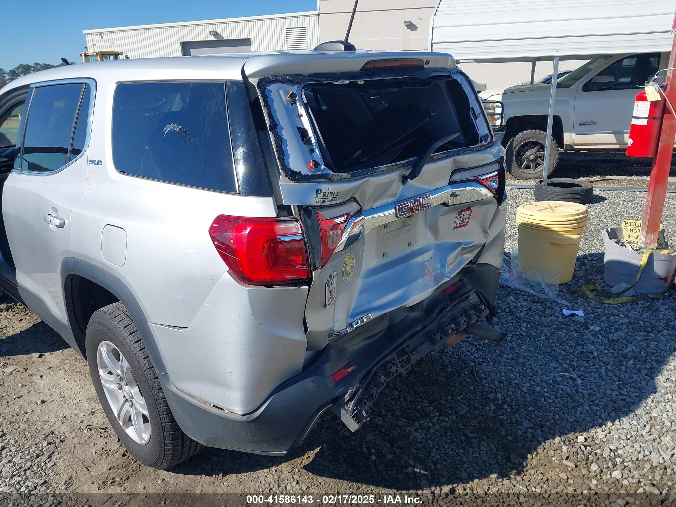 GMC ACADIA image 6