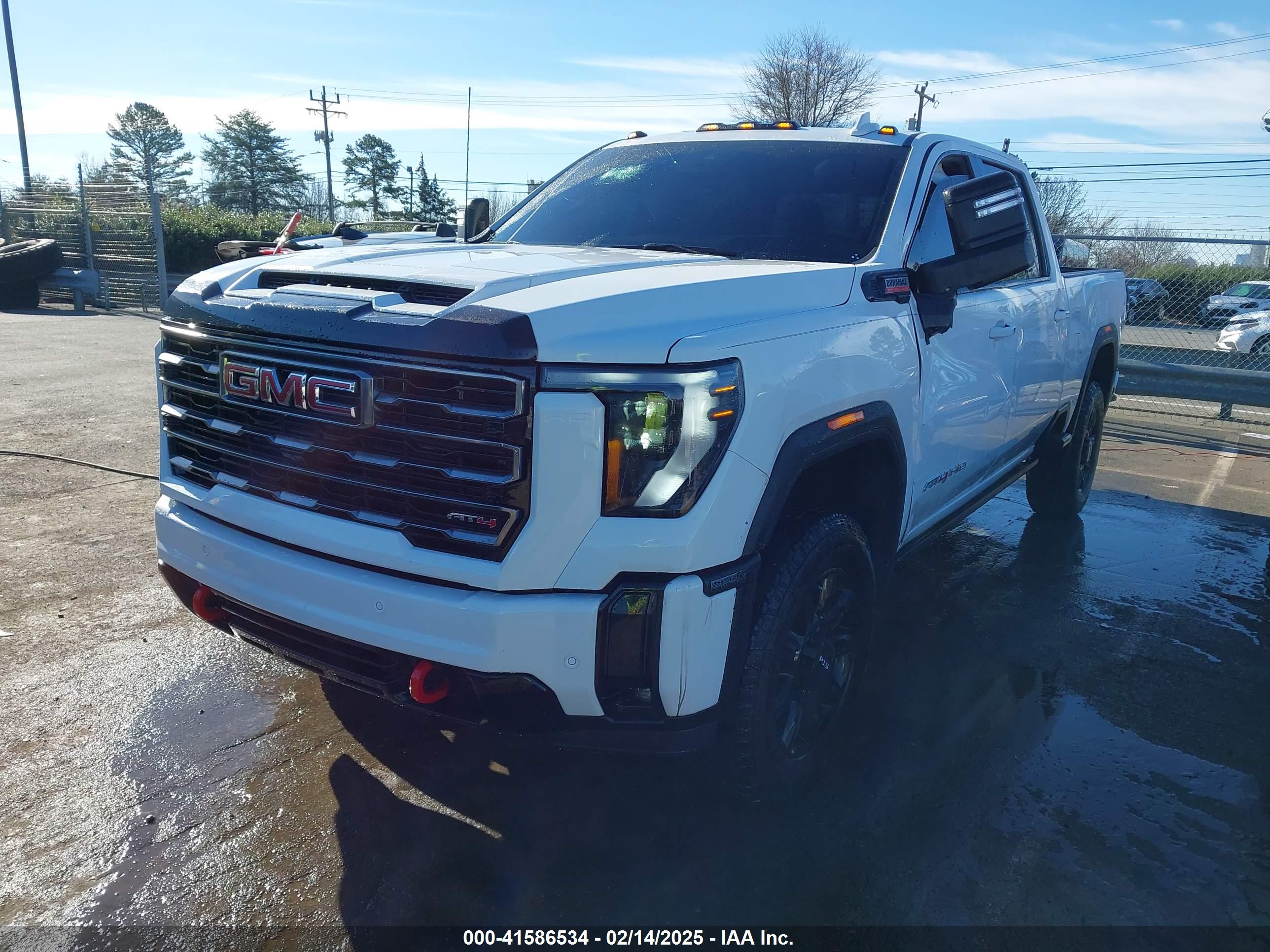 GMC SIERRA image 2